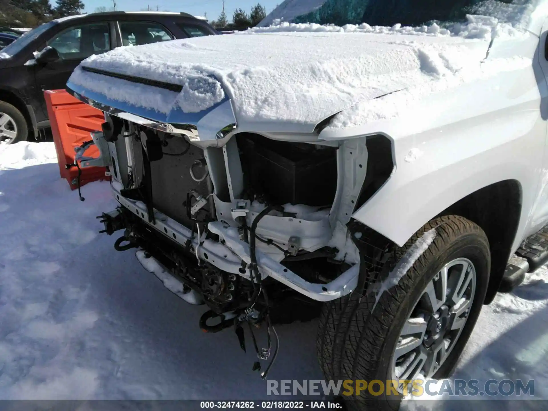 6 Photograph of a damaged car 5TFAY5F16LX948067 TOYOTA TUNDRA 4WD 2020