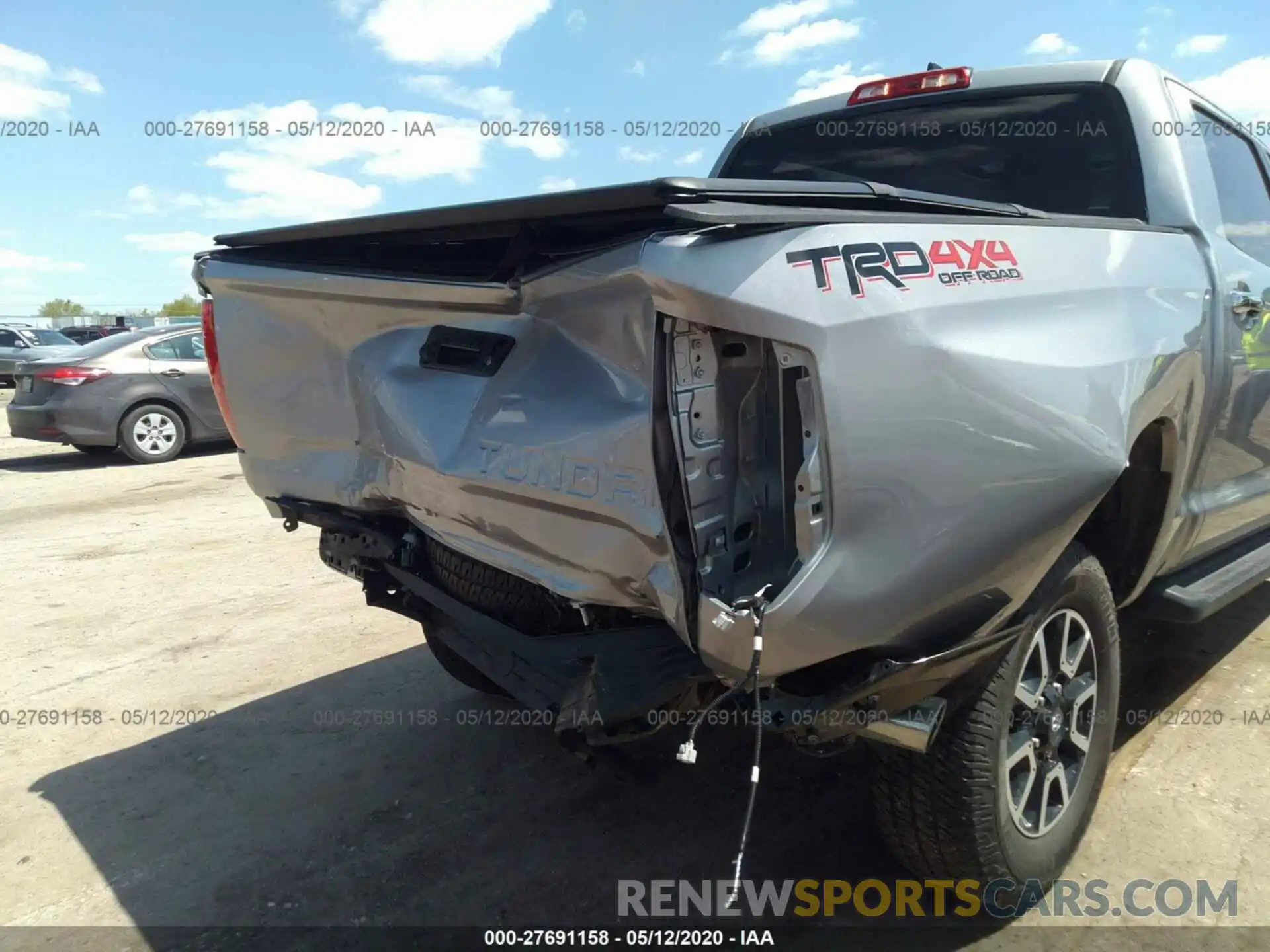 6 Photograph of a damaged car 5TFAY5F17LX872049 TOYOTA TUNDRA 4WD 2020