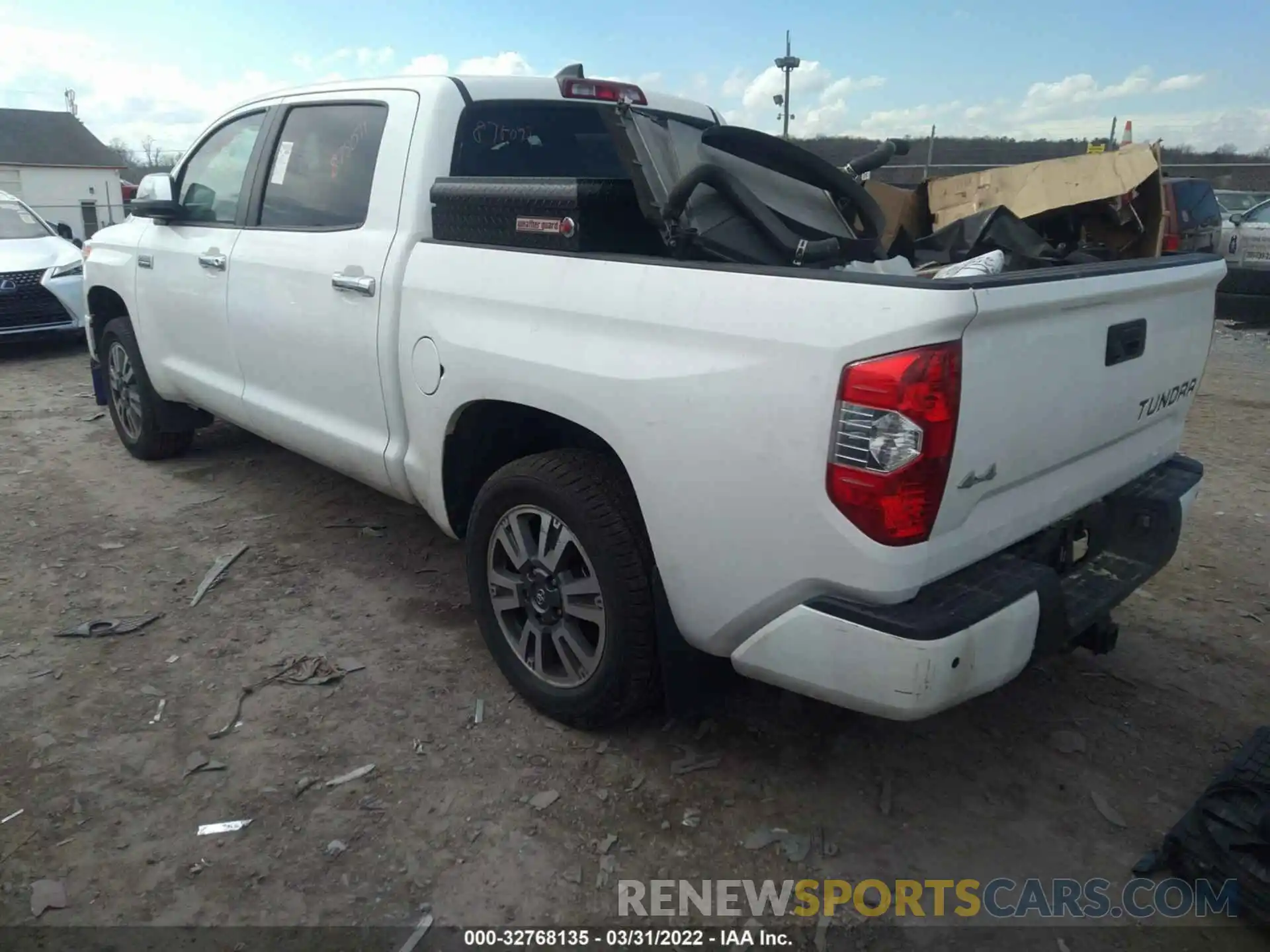 3 Фотография поврежденного автомобиля 5TFAY5F18LX878071 TOYOTA TUNDRA 4WD 2020