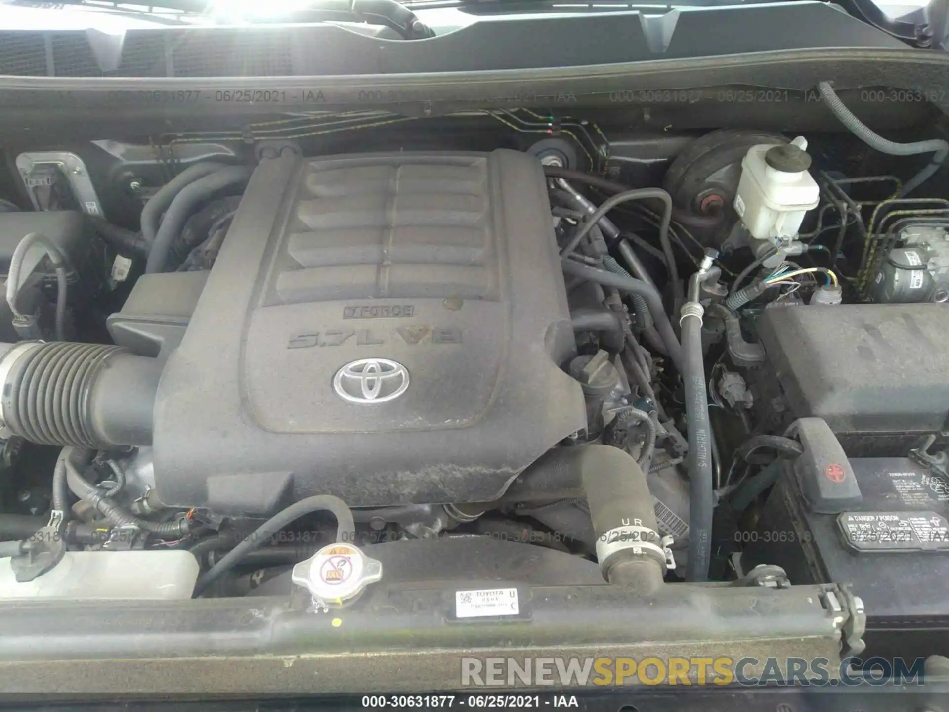 10 Photograph of a damaged car 5TFAY5F18LX879365 TOYOTA TUNDRA 4WD 2020