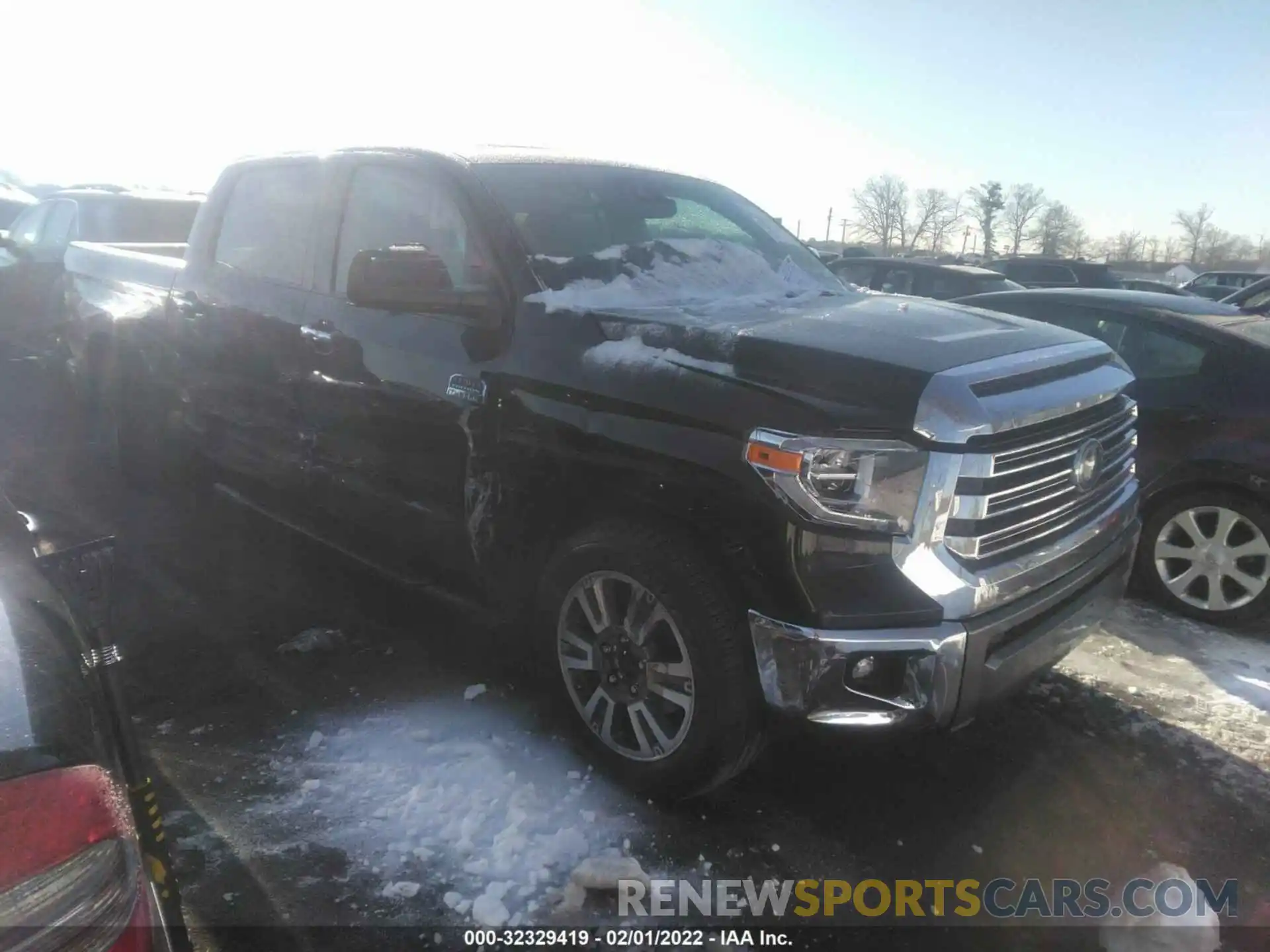 1 Photograph of a damaged car 5TFAY5F19LX871940 TOYOTA TUNDRA 4WD 2020