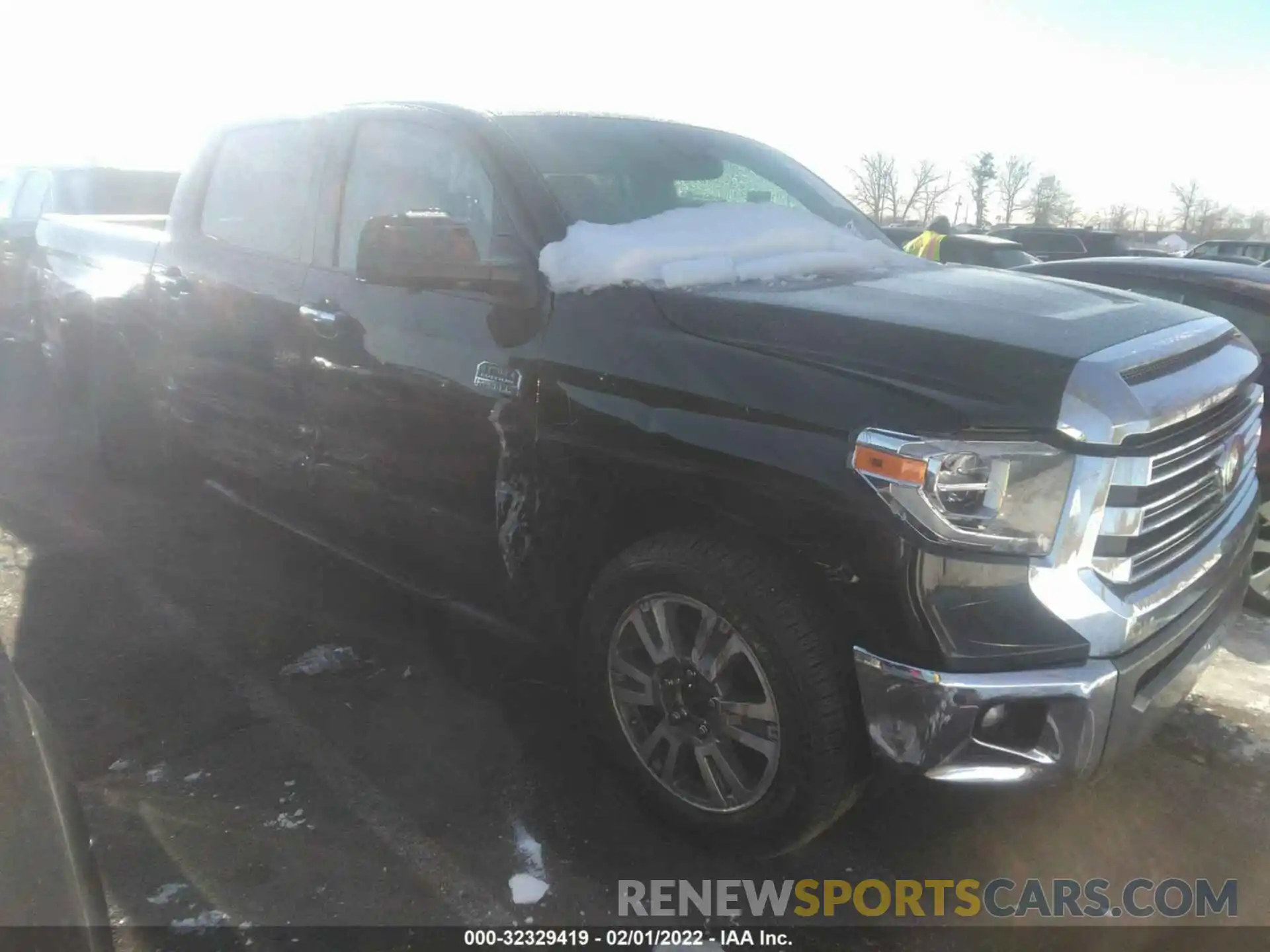 6 Photograph of a damaged car 5TFAY5F19LX871940 TOYOTA TUNDRA 4WD 2020