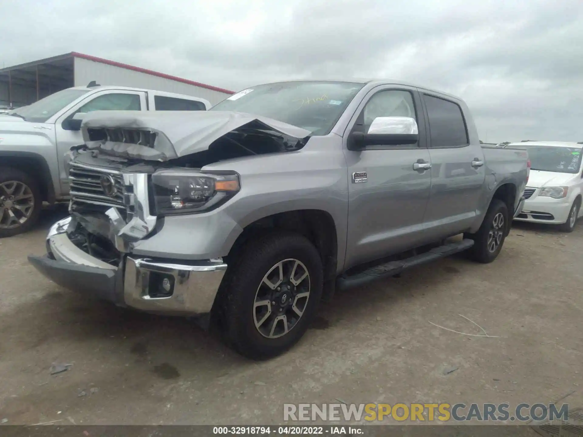 2 Photograph of a damaged car 5TFAY5F19LX952727 TOYOTA TUNDRA 4WD 2020