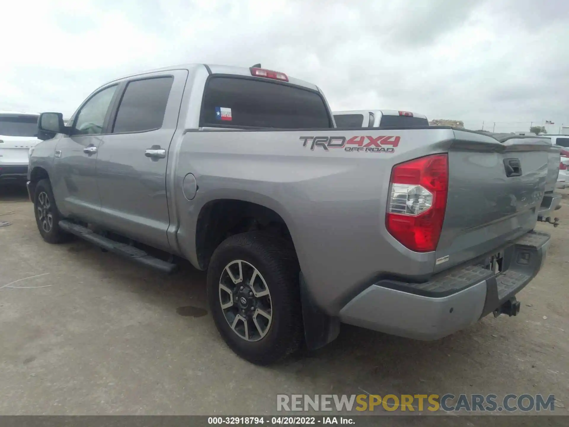 3 Photograph of a damaged car 5TFAY5F19LX952727 TOYOTA TUNDRA 4WD 2020