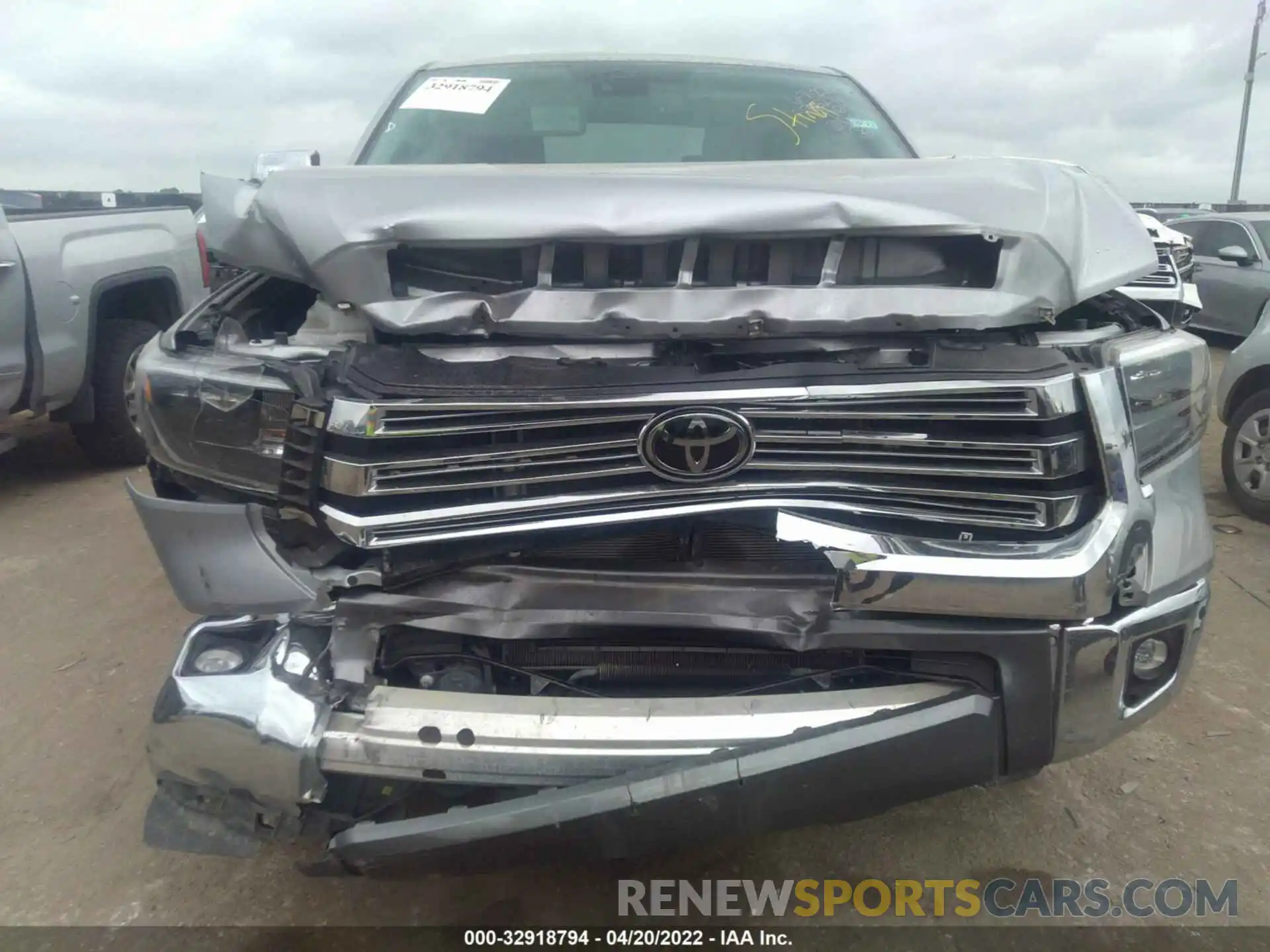 6 Photograph of a damaged car 5TFAY5F19LX952727 TOYOTA TUNDRA 4WD 2020