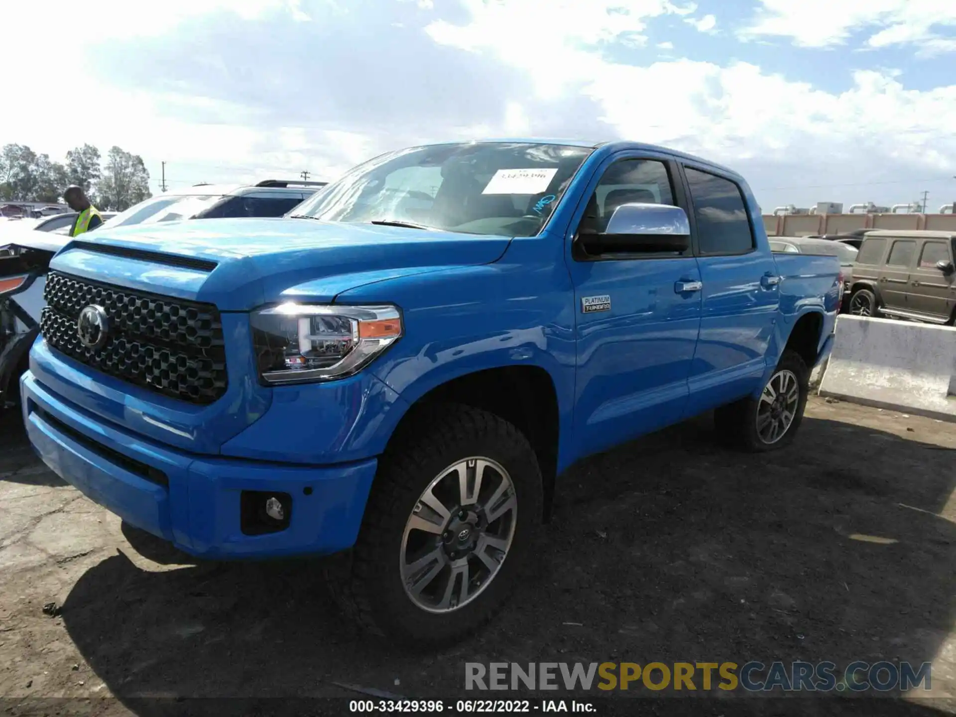 2 Photograph of a damaged car 5TFAY5F1XLX898323 TOYOTA TUNDRA 4WD 2020