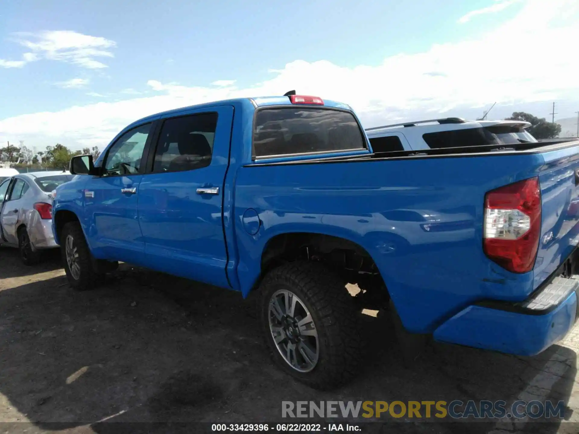 3 Photograph of a damaged car 5TFAY5F1XLX898323 TOYOTA TUNDRA 4WD 2020