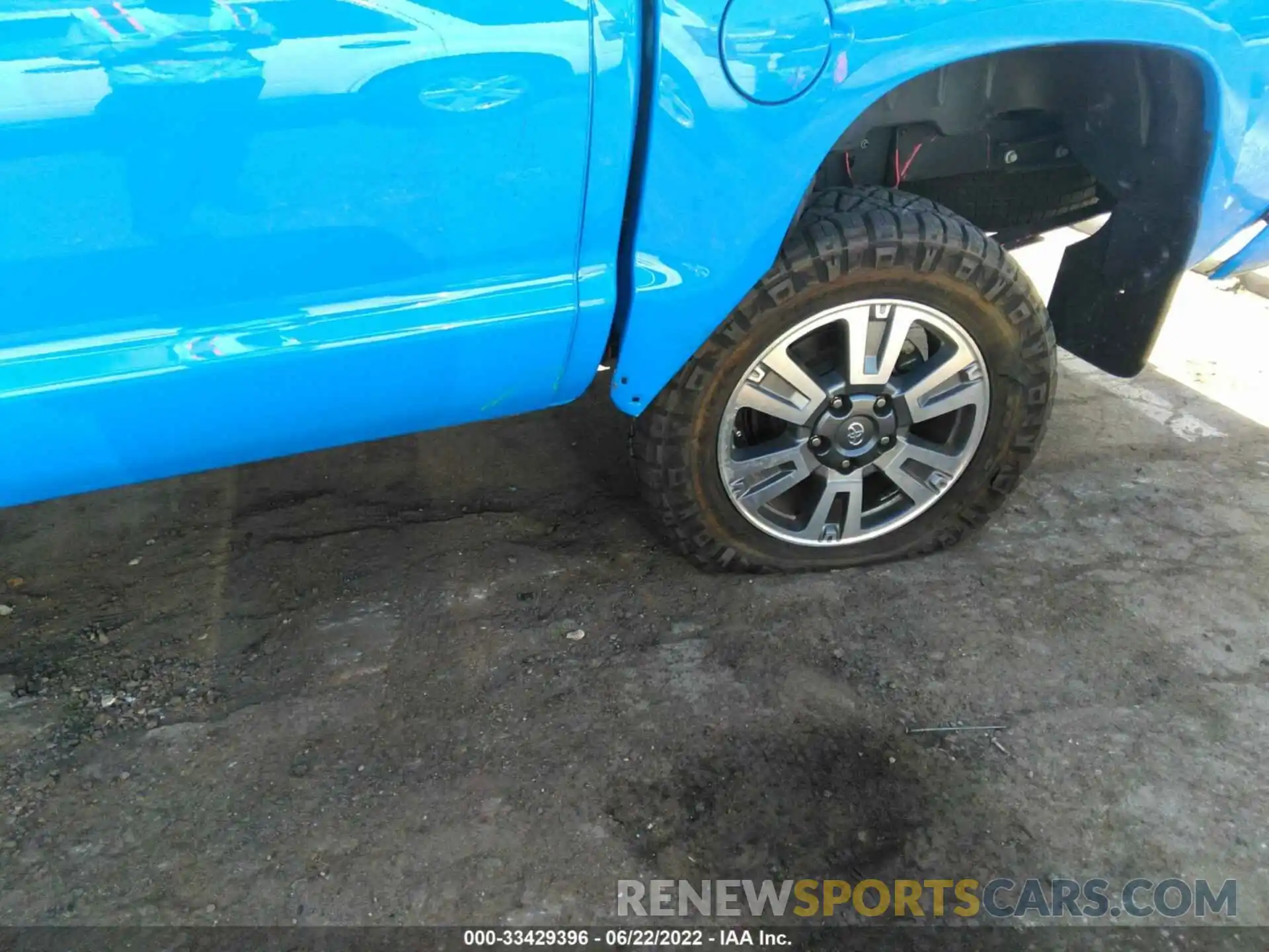 6 Photograph of a damaged car 5TFAY5F1XLX898323 TOYOTA TUNDRA 4WD 2020