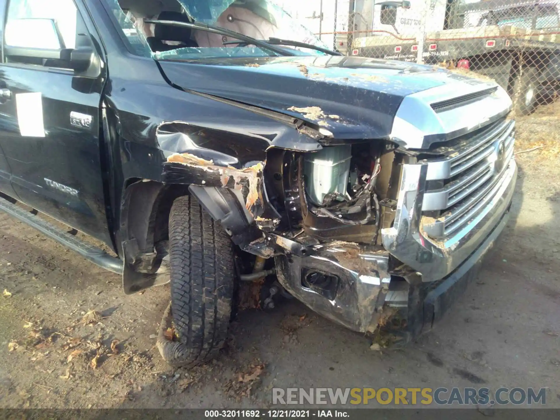 6 Photograph of a damaged car 5TFBY5F15LX921883 TOYOTA TUNDRA 4WD 2020