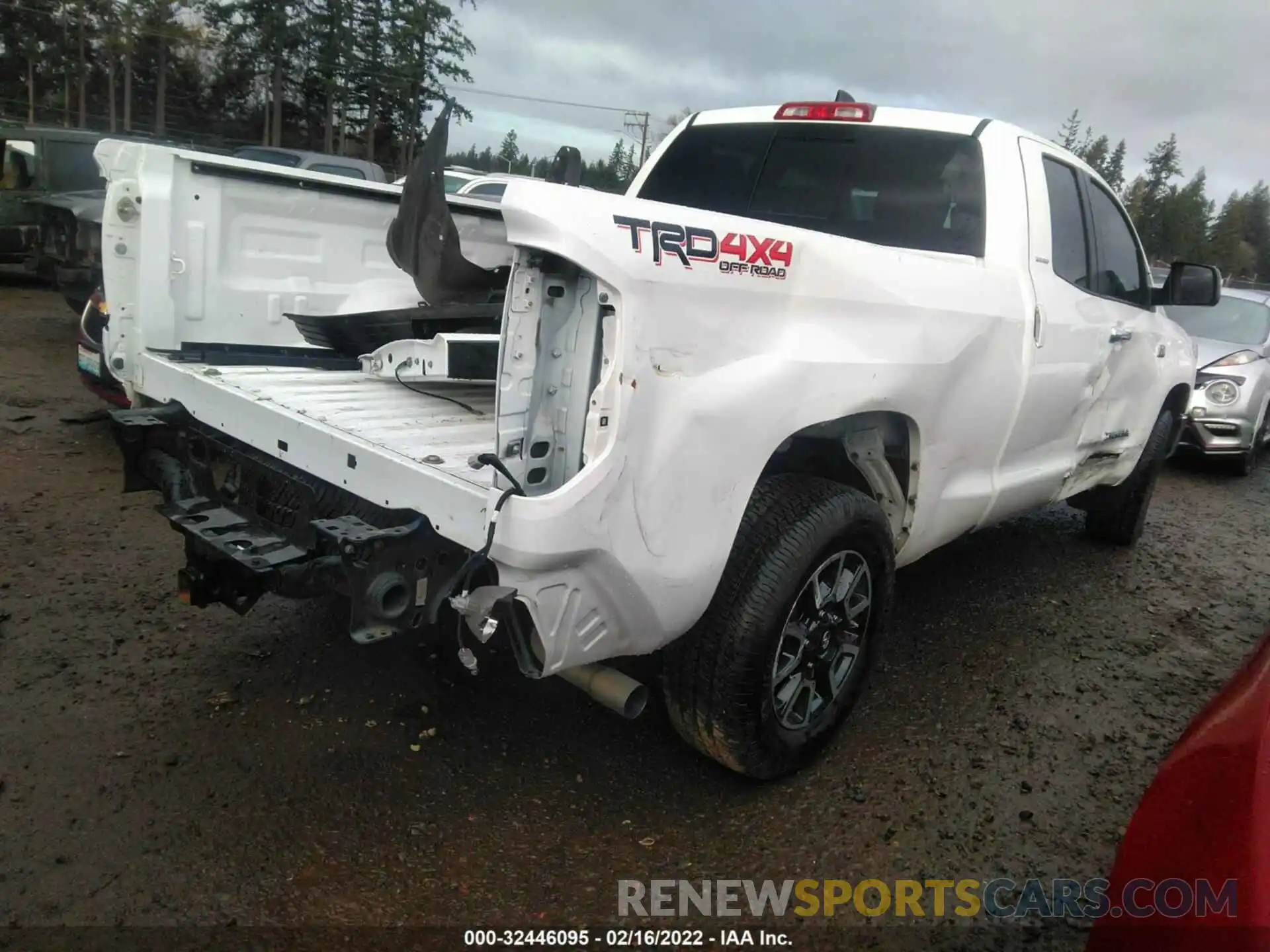 4 Photograph of a damaged car 5TFBY5F16LX888652 TOYOTA TUNDRA 4WD 2020