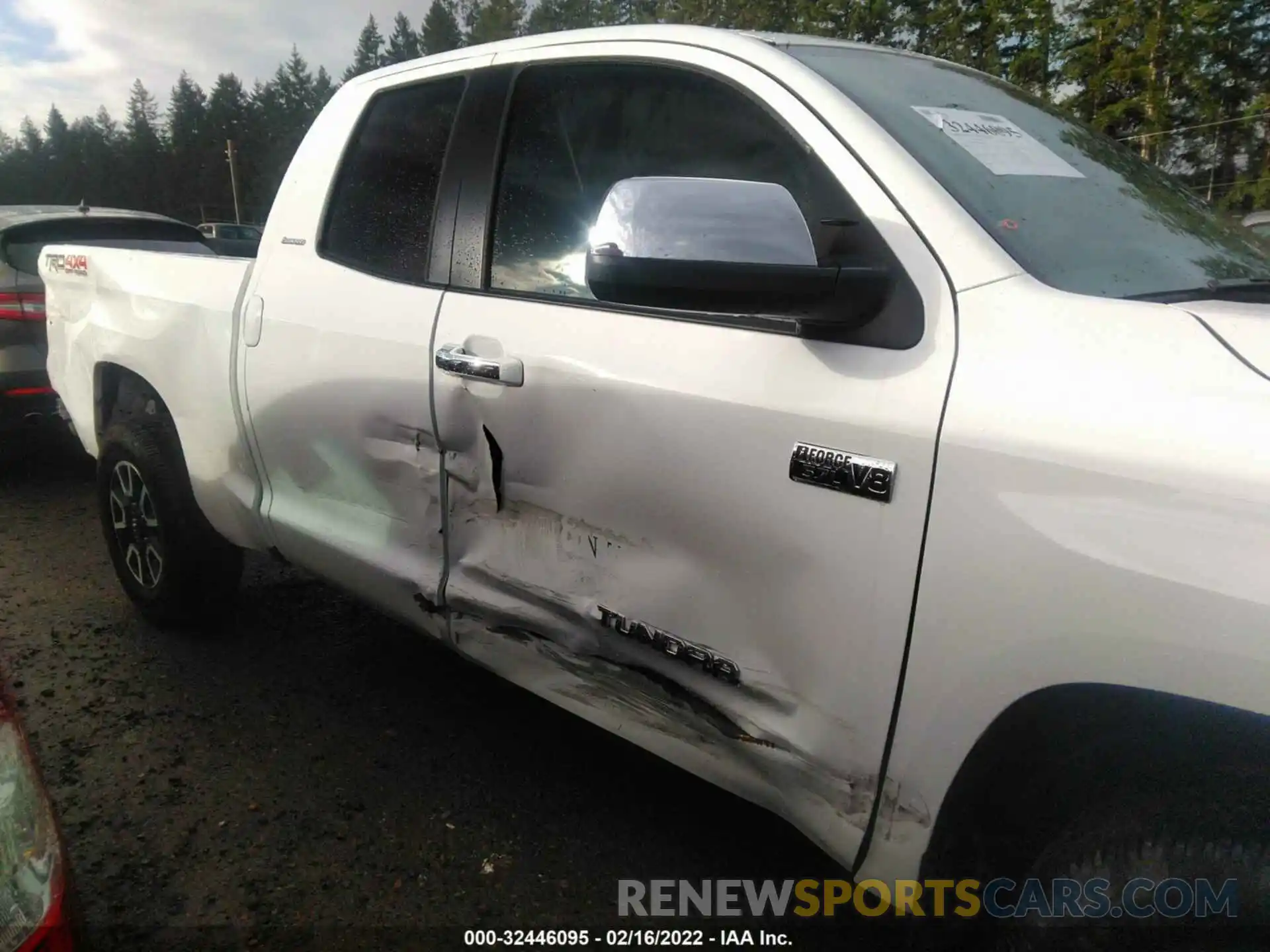 6 Photograph of a damaged car 5TFBY5F16LX888652 TOYOTA TUNDRA 4WD 2020