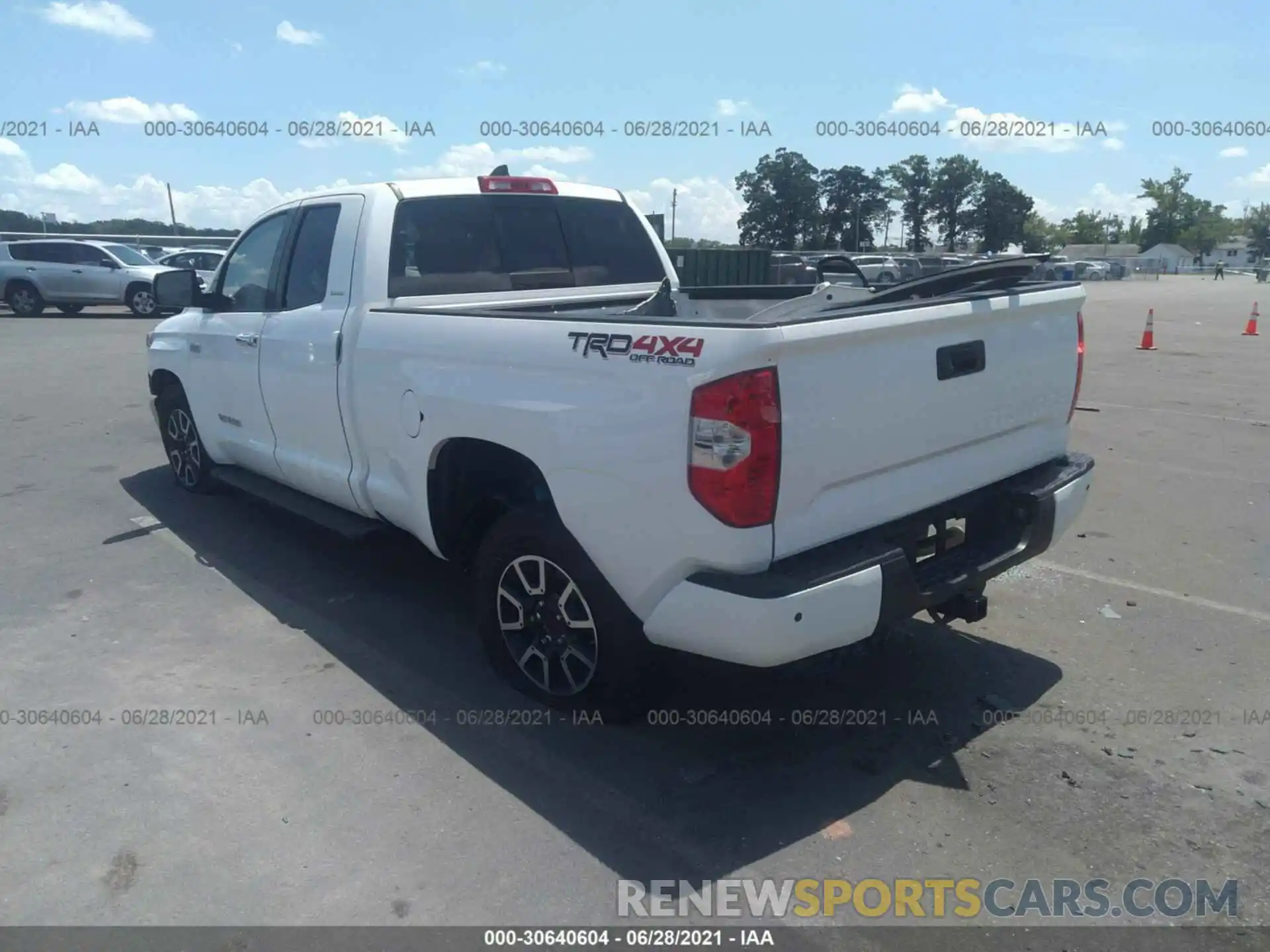 3 Photograph of a damaged car 5TFBY5F17LX897814 TOYOTA TUNDRA 4WD 2020