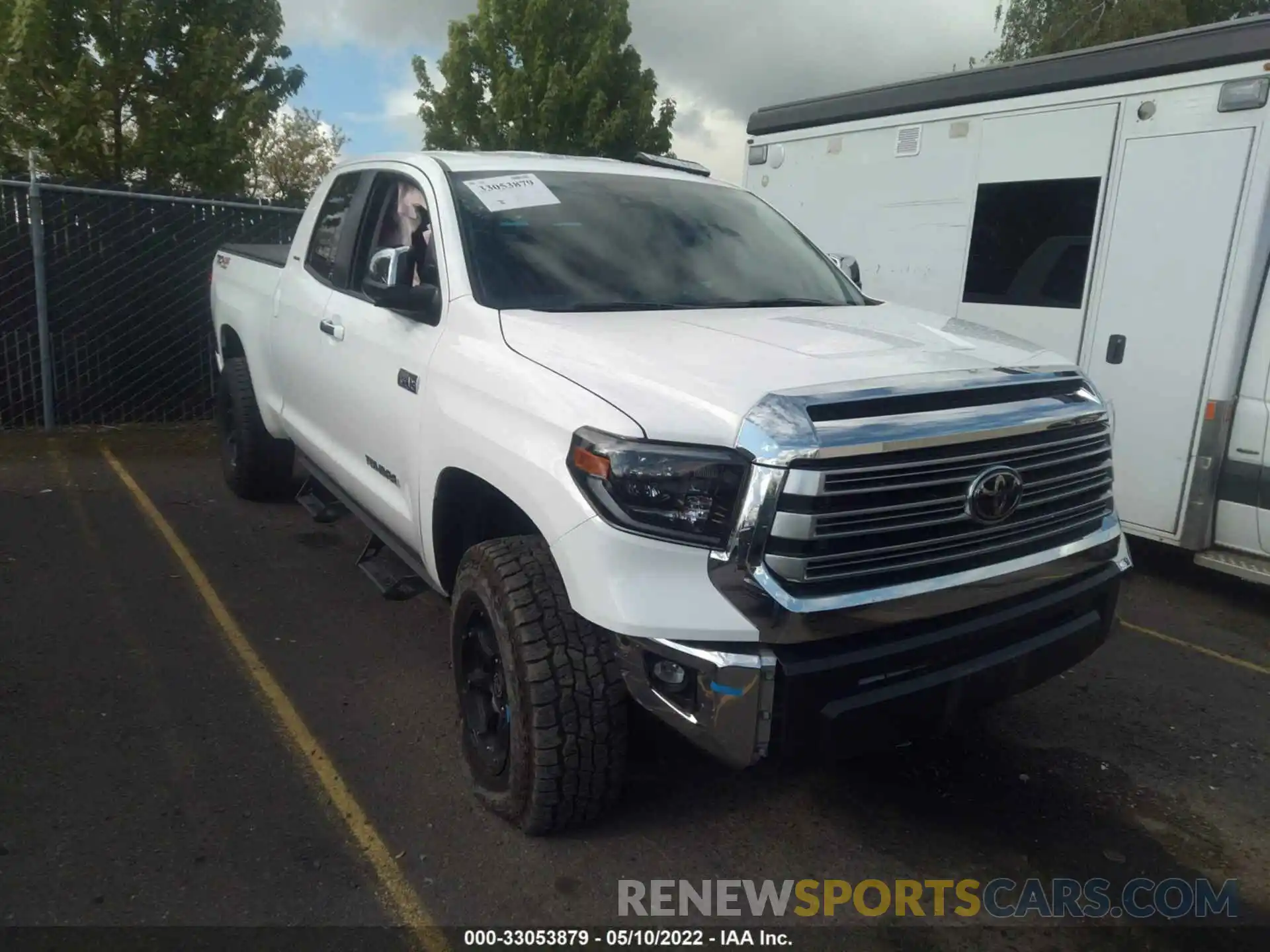 1 Photograph of a damaged car 5TFBY5F19LX917206 TOYOTA TUNDRA 4WD 2020