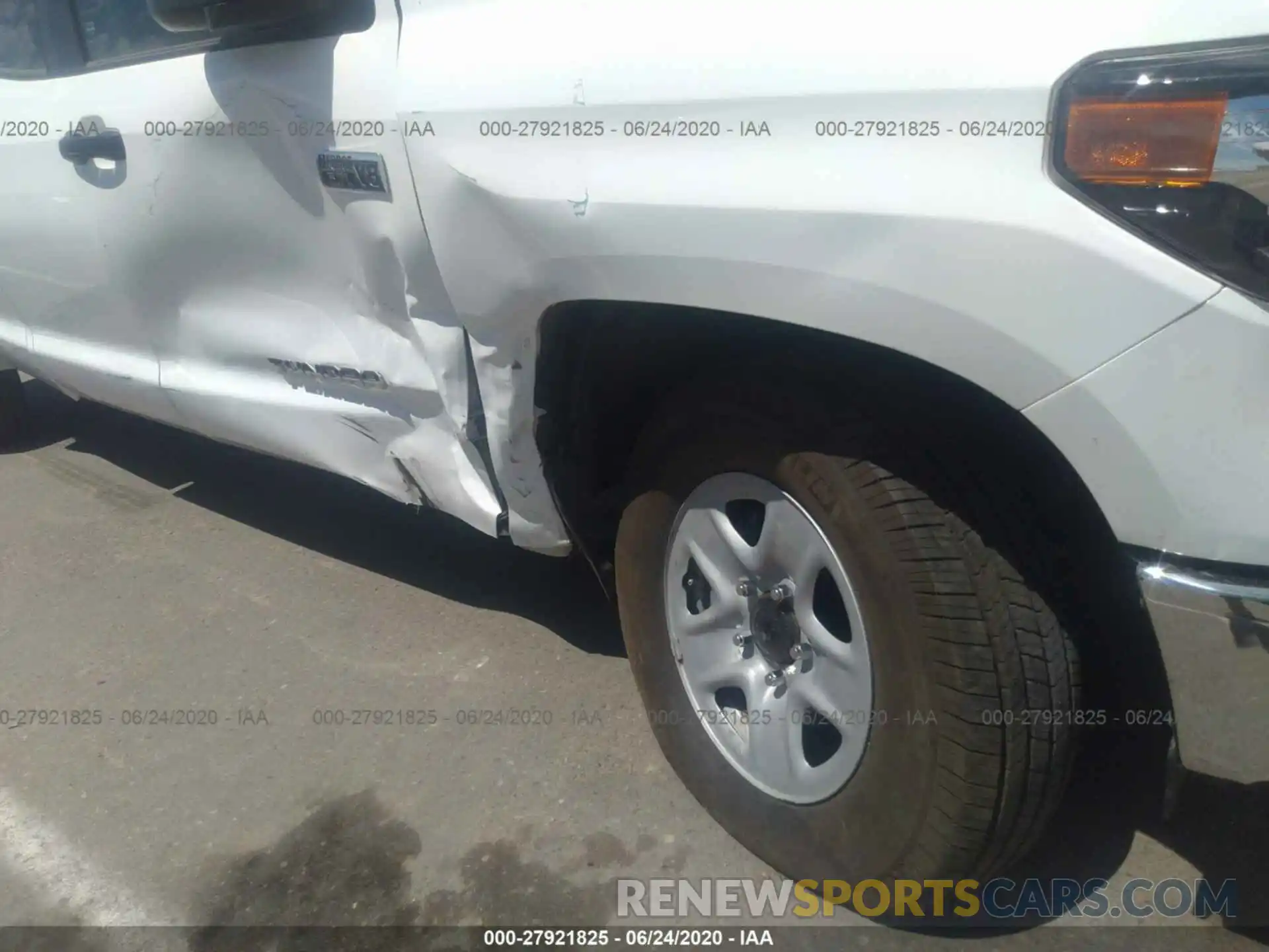 6 Photograph of a damaged car 5TFCY5F14LX026325 TOYOTA TUNDRA 4WD 2020