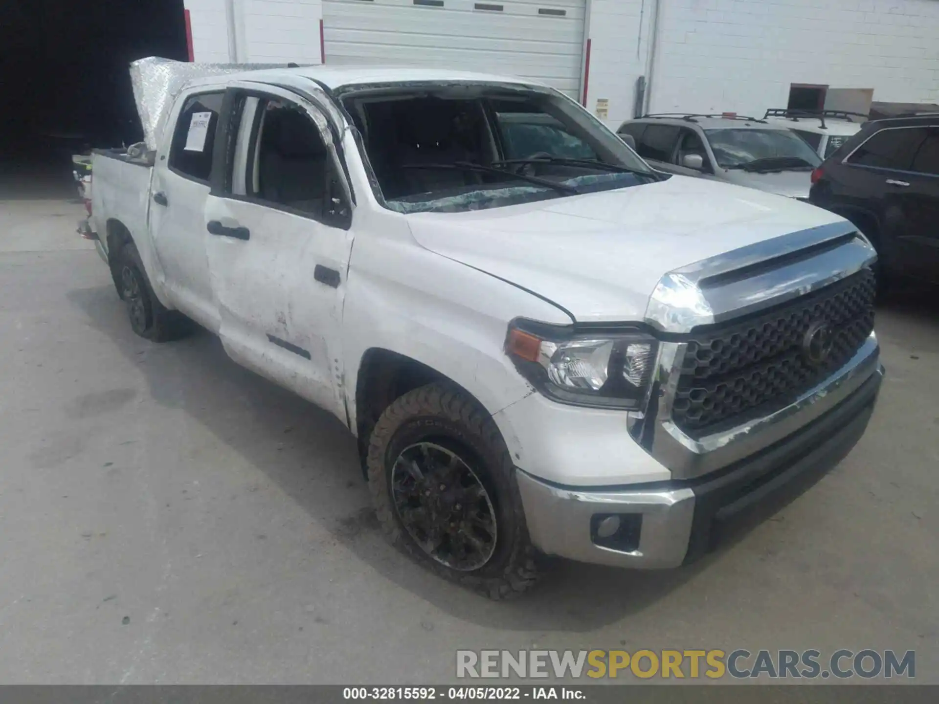 1 Photograph of a damaged car 5TFDY5F10LX920231 TOYOTA TUNDRA 4WD 2020