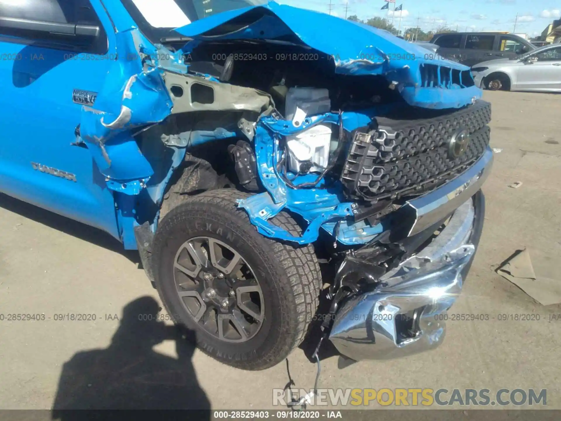 6 Photograph of a damaged car 5TFDY5F10LX922349 TOYOTA TUNDRA 4WD 2020