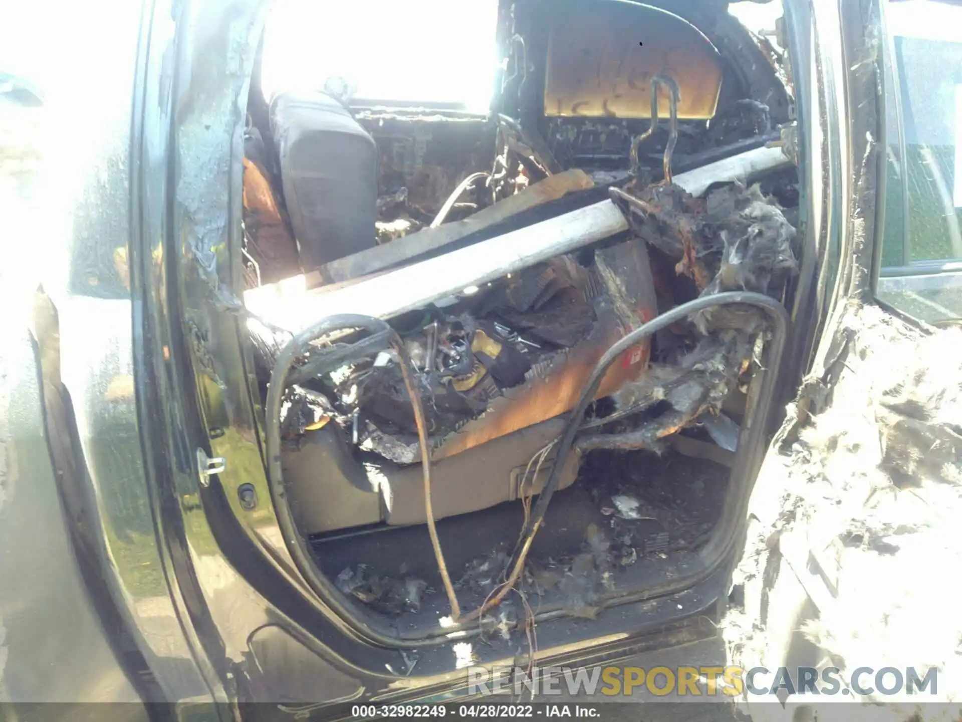 8 Photograph of a damaged car 5TFDY5F10LX927163 TOYOTA TUNDRA 4WD 2020