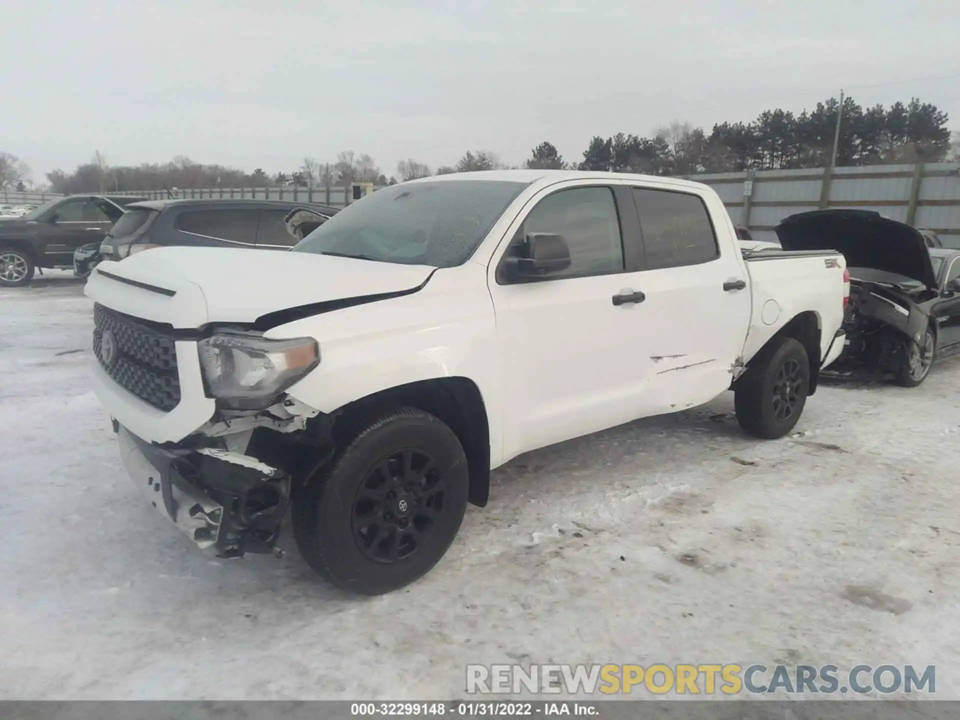 2 Фотография поврежденного автомобиля 5TFDY5F10LX933867 TOYOTA TUNDRA 4WD 2020