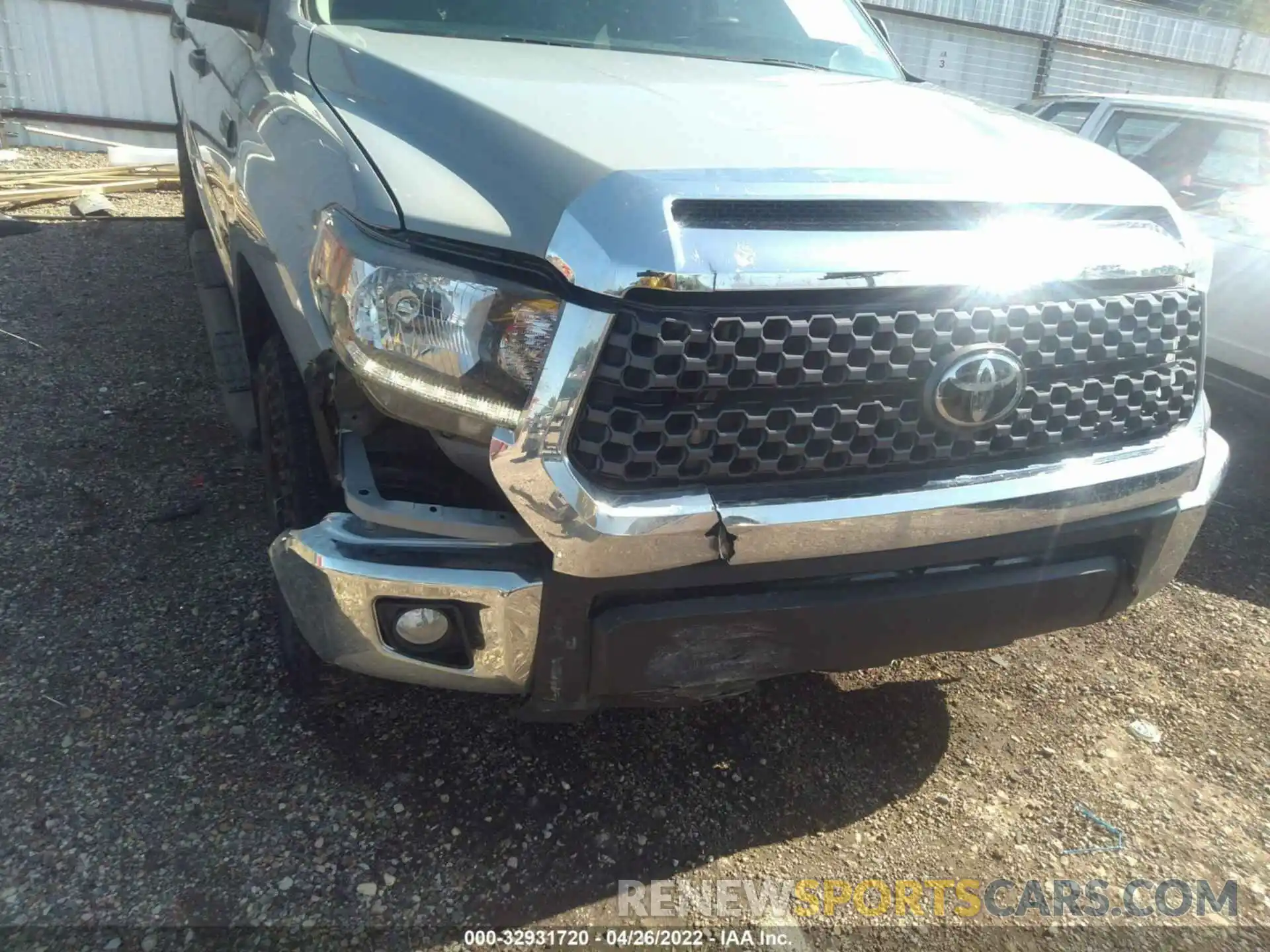 12 Photograph of a damaged car 5TFDY5F10LX936154 TOYOTA TUNDRA 4WD 2020