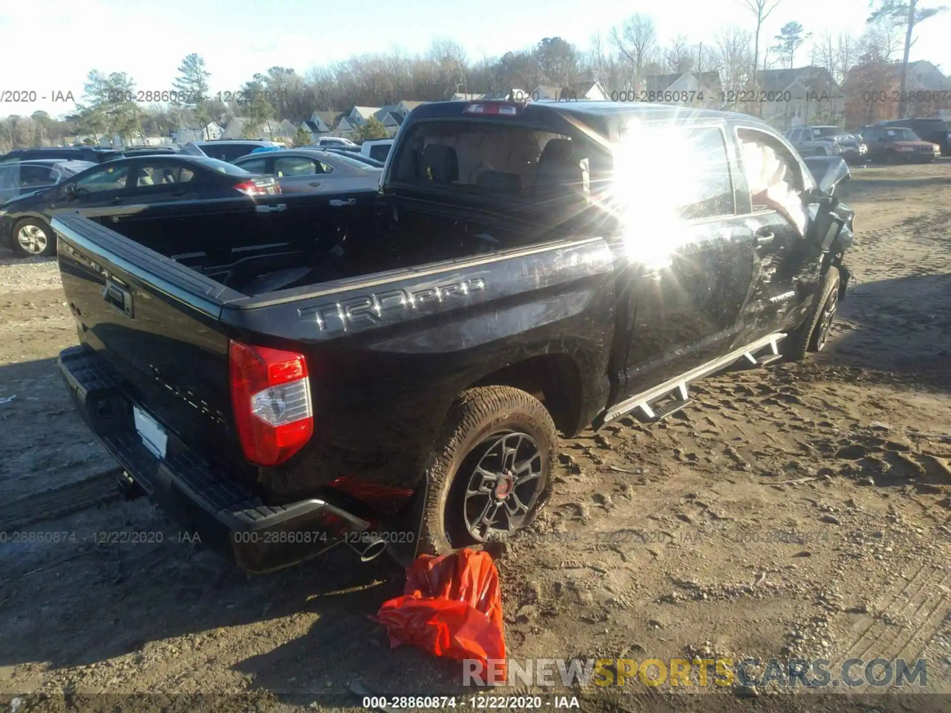 4 Photograph of a damaged car 5TFDY5F10LX942035 TOYOTA TUNDRA 4WD 2020