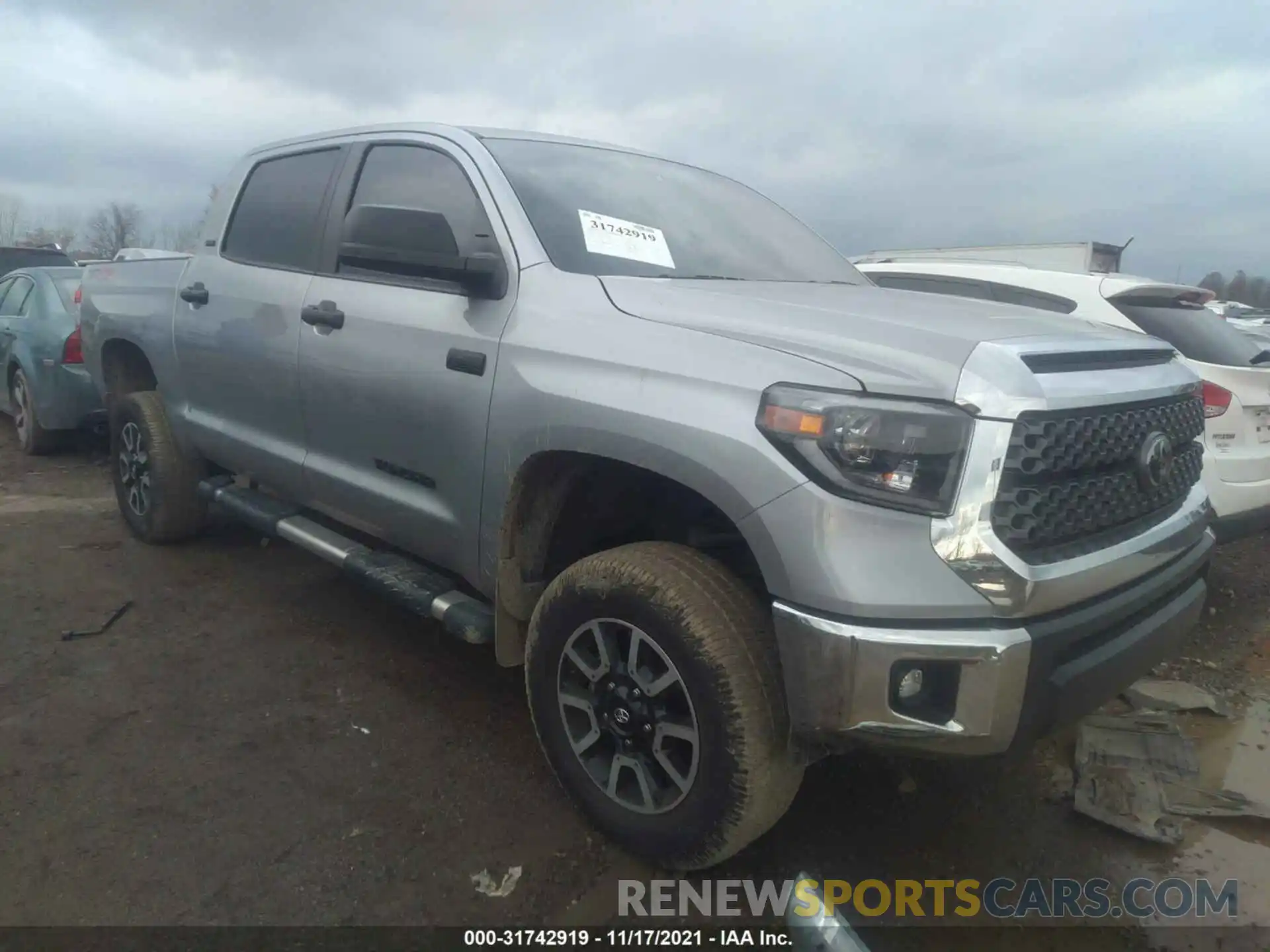 1 Photograph of a damaged car 5TFDY5F10LX945498 TOYOTA TUNDRA 4WD 2020