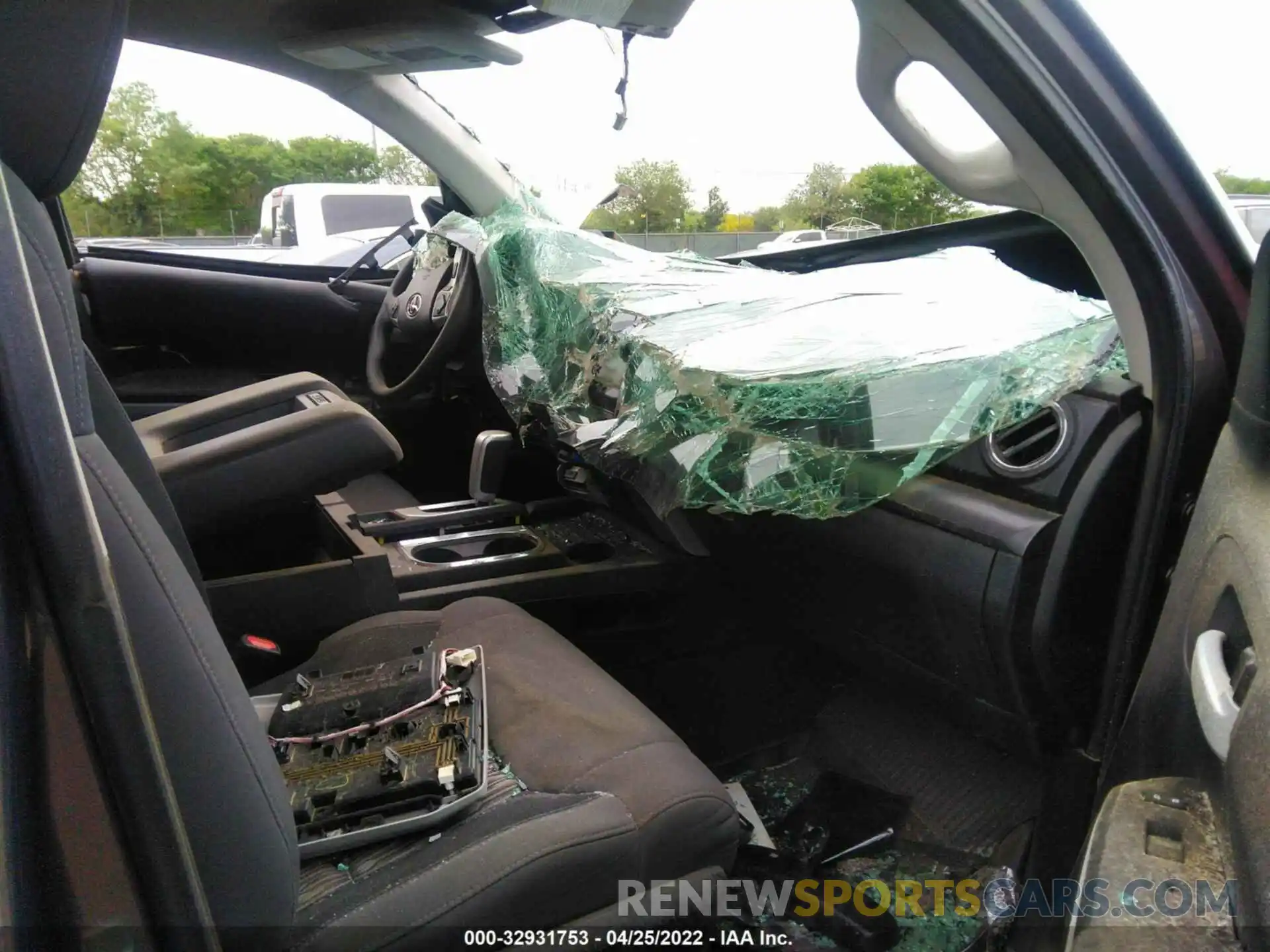 5 Photograph of a damaged car 5TFDY5F11LX872318 TOYOTA TUNDRA 4WD 2020