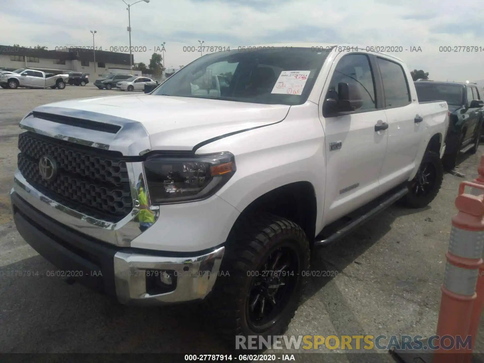 2 Photograph of a damaged car 5TFDY5F11LX899079 TOYOTA TUNDRA 4WD 2020