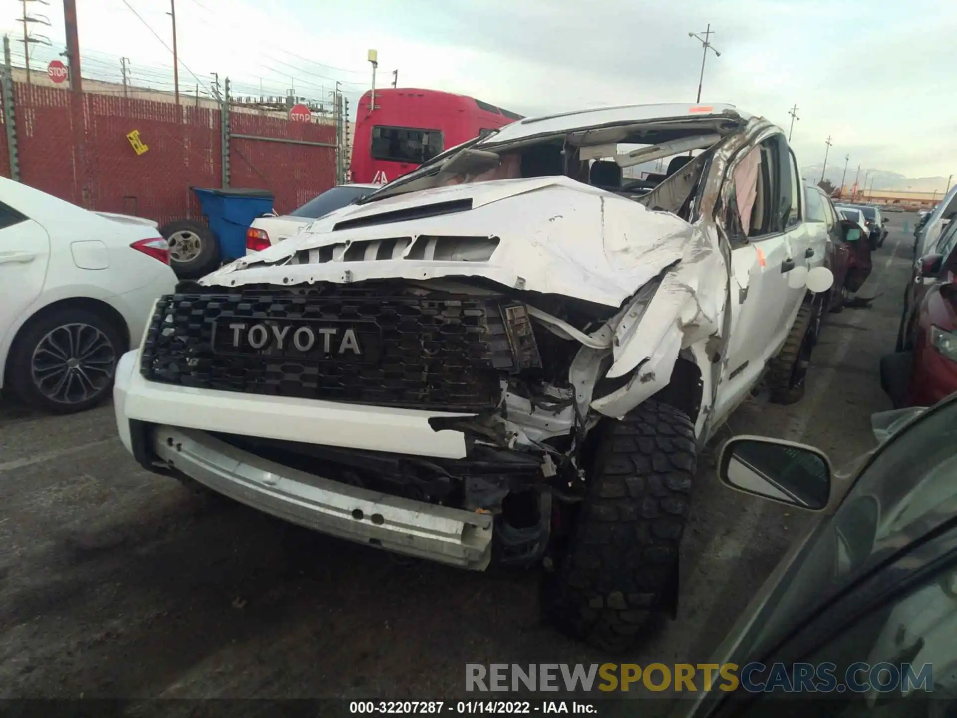 2 Photograph of a damaged car 5TFDY5F11LX901221 TOYOTA TUNDRA 4WD 2020