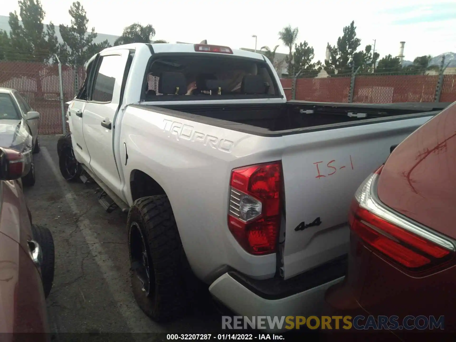 3 Photograph of a damaged car 5TFDY5F11LX901221 TOYOTA TUNDRA 4WD 2020