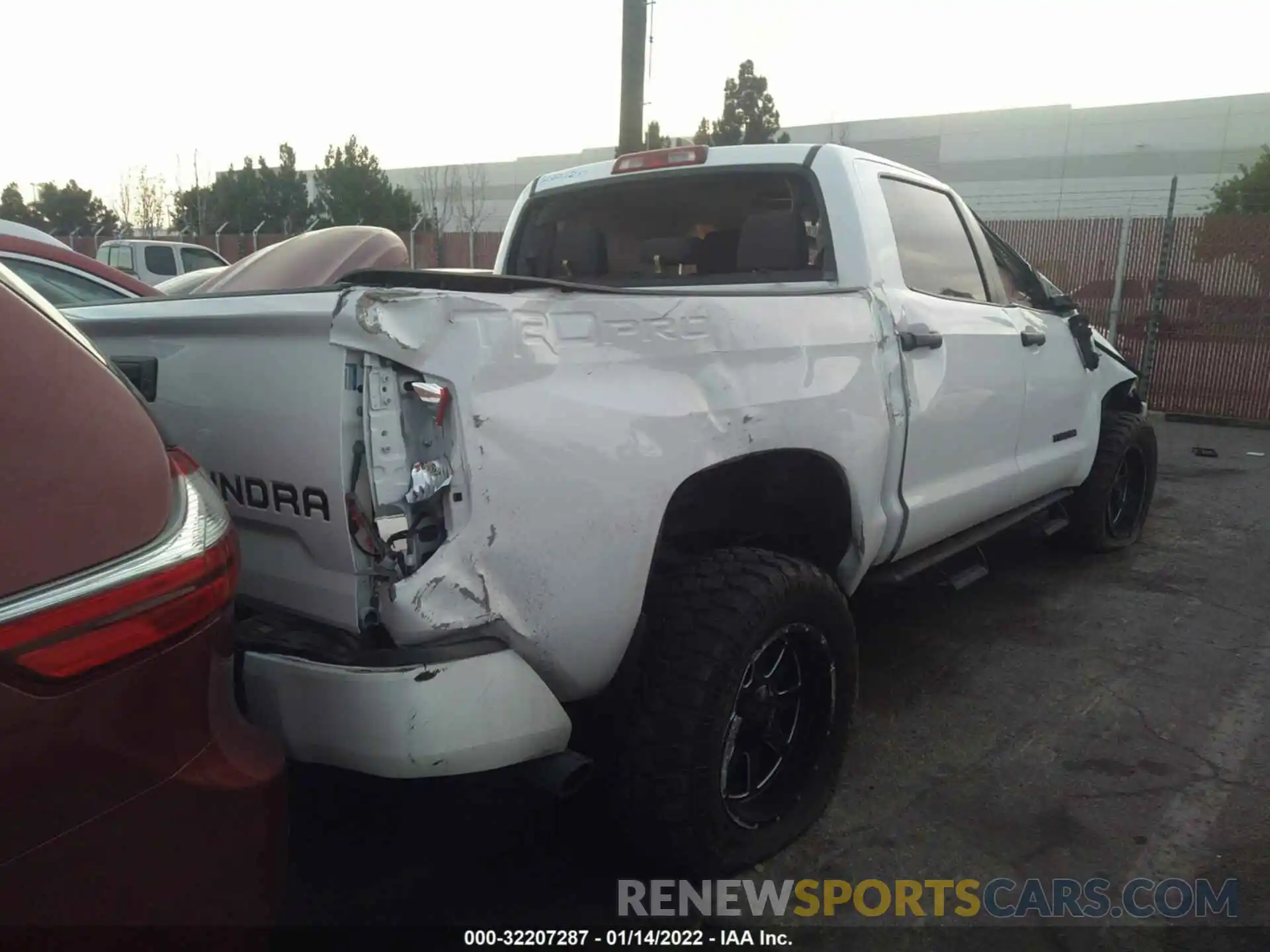 4 Photograph of a damaged car 5TFDY5F11LX901221 TOYOTA TUNDRA 4WD 2020