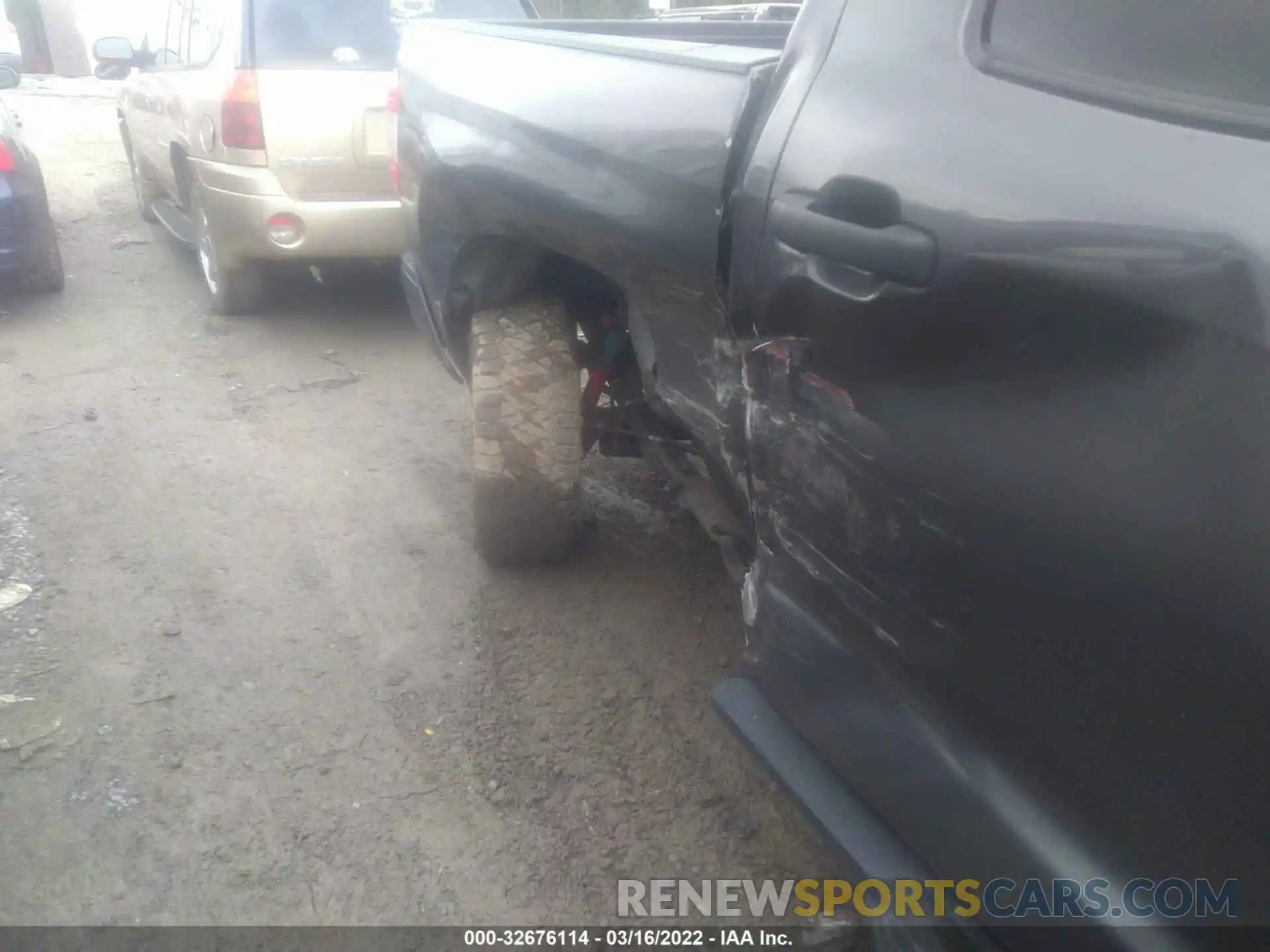 6 Photograph of a damaged car 5TFDY5F11LX950743 TOYOTA TUNDRA 4WD 2020