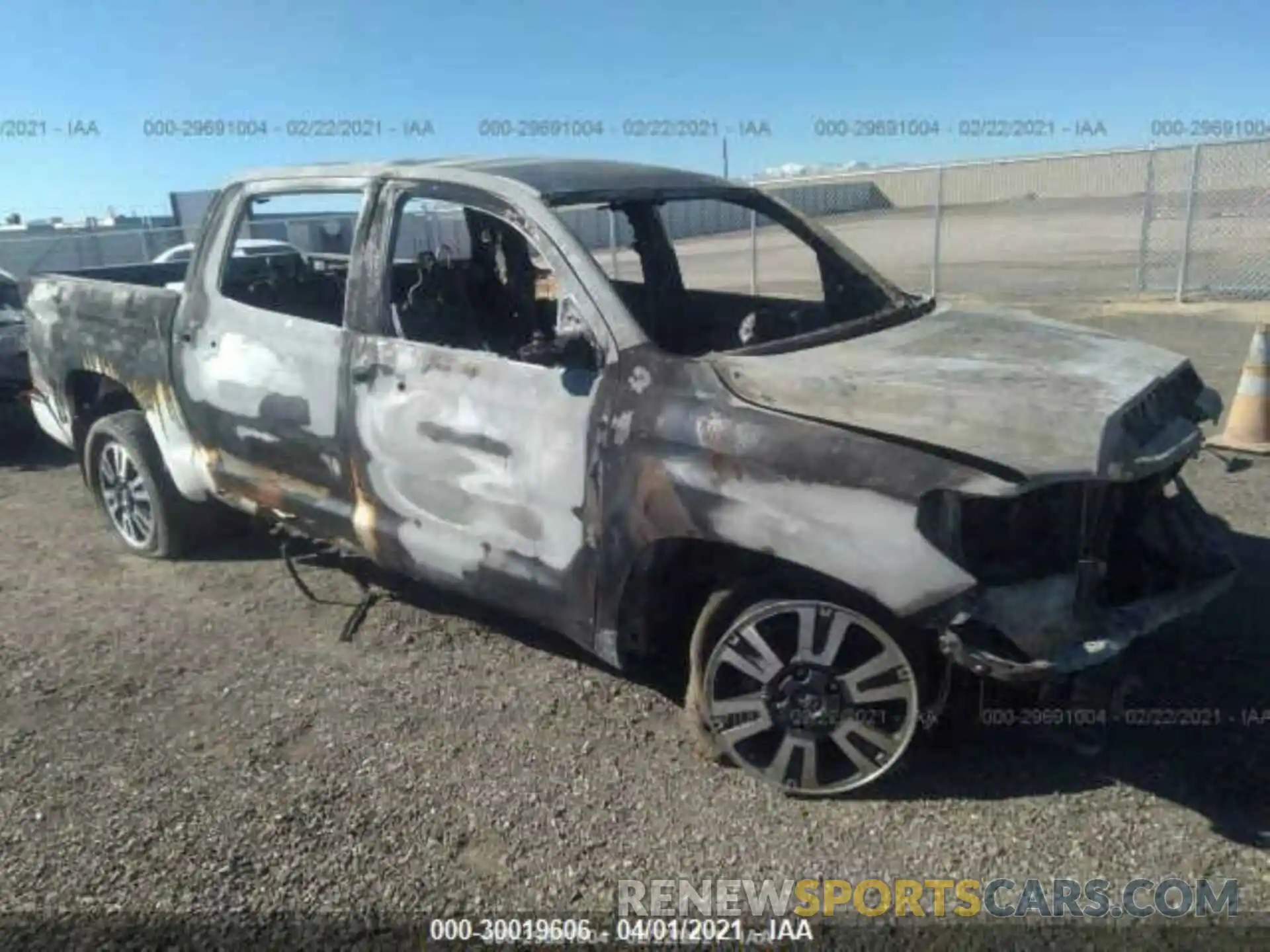 1 Photograph of a damaged car 5TFDY5F12LX915953 TOYOTA TUNDRA 4WD 2020