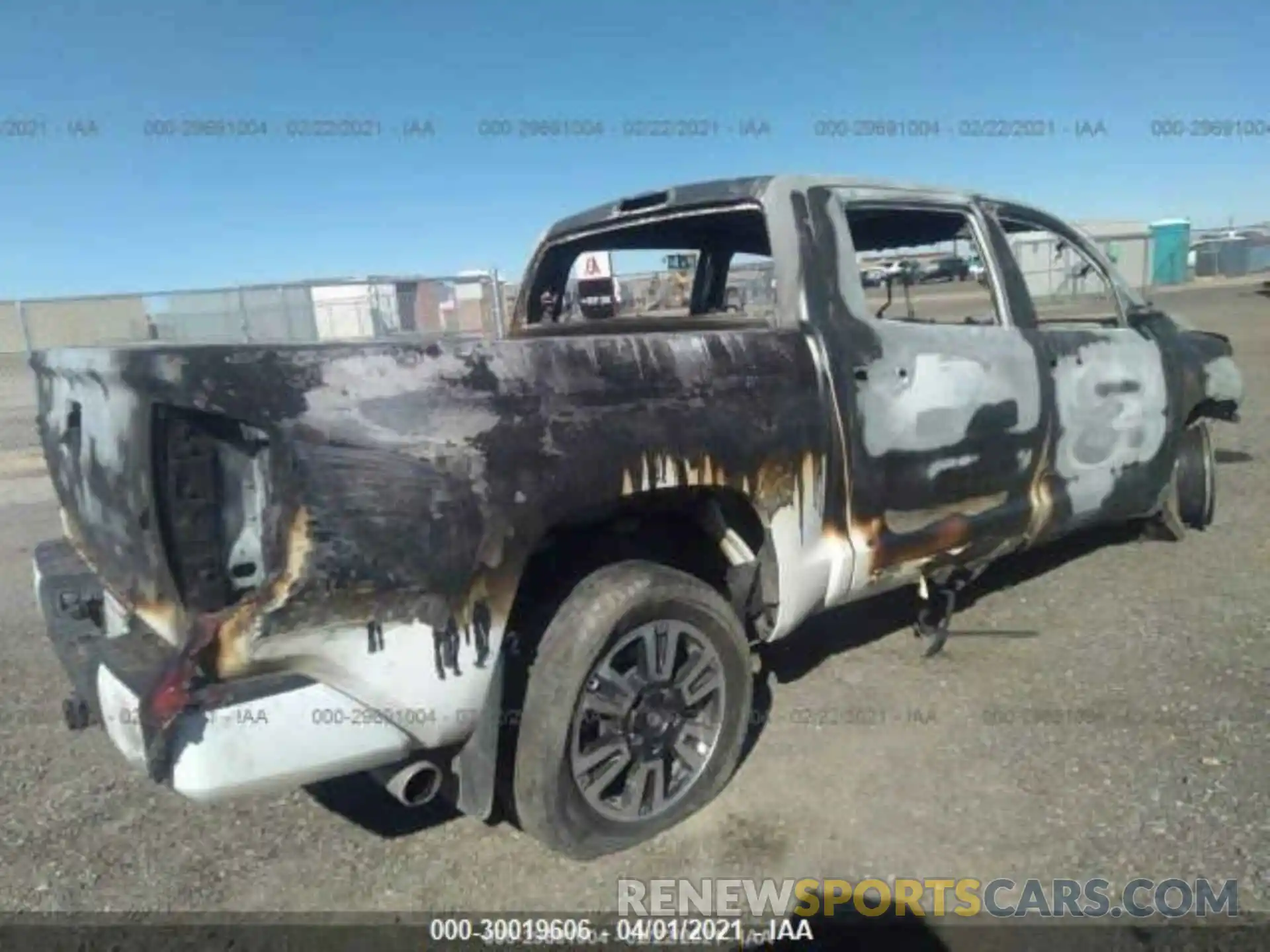 4 Photograph of a damaged car 5TFDY5F12LX915953 TOYOTA TUNDRA 4WD 2020