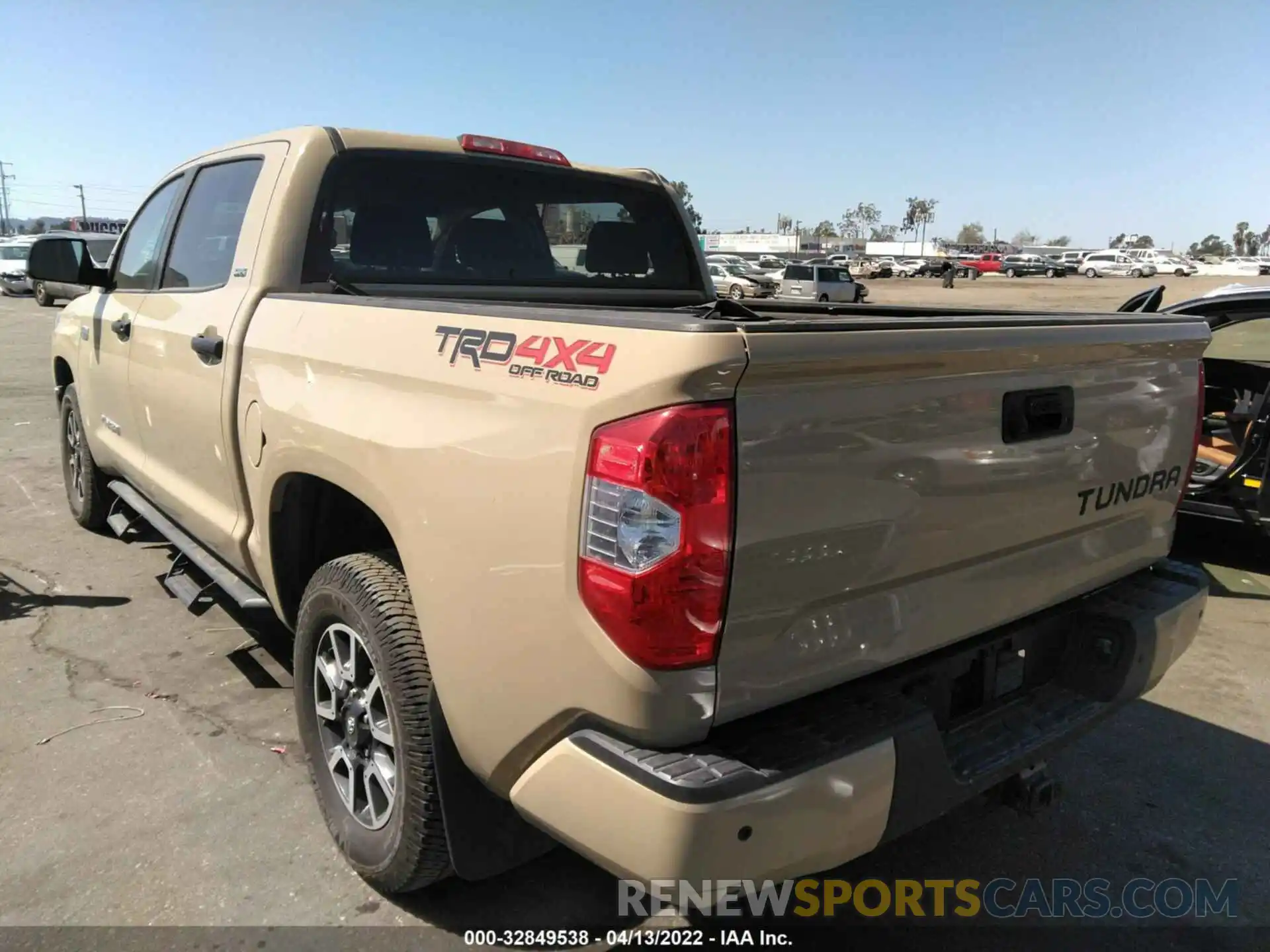 3 Photograph of a damaged car 5TFDY5F12LX916326 TOYOTA TUNDRA 4WD 2020