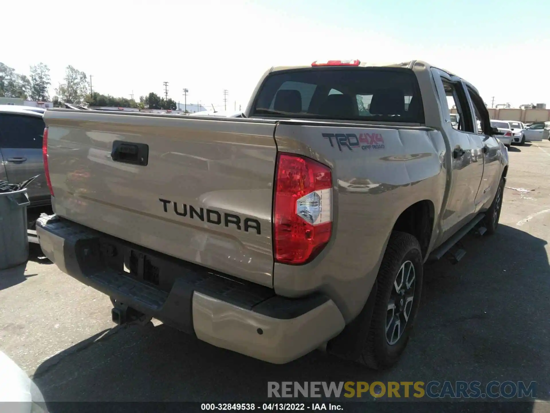 4 Photograph of a damaged car 5TFDY5F12LX916326 TOYOTA TUNDRA 4WD 2020