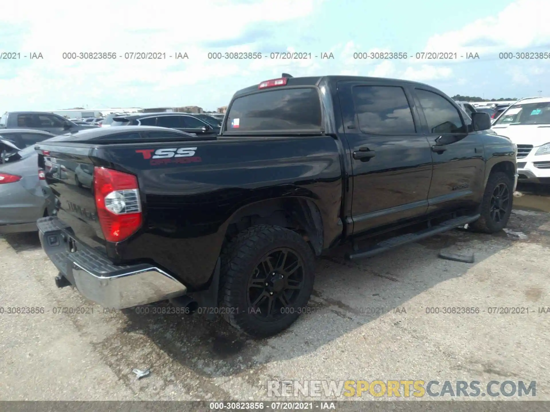 4 Photograph of a damaged car 5TFDY5F12LX918271 TOYOTA TUNDRA 4WD 2020