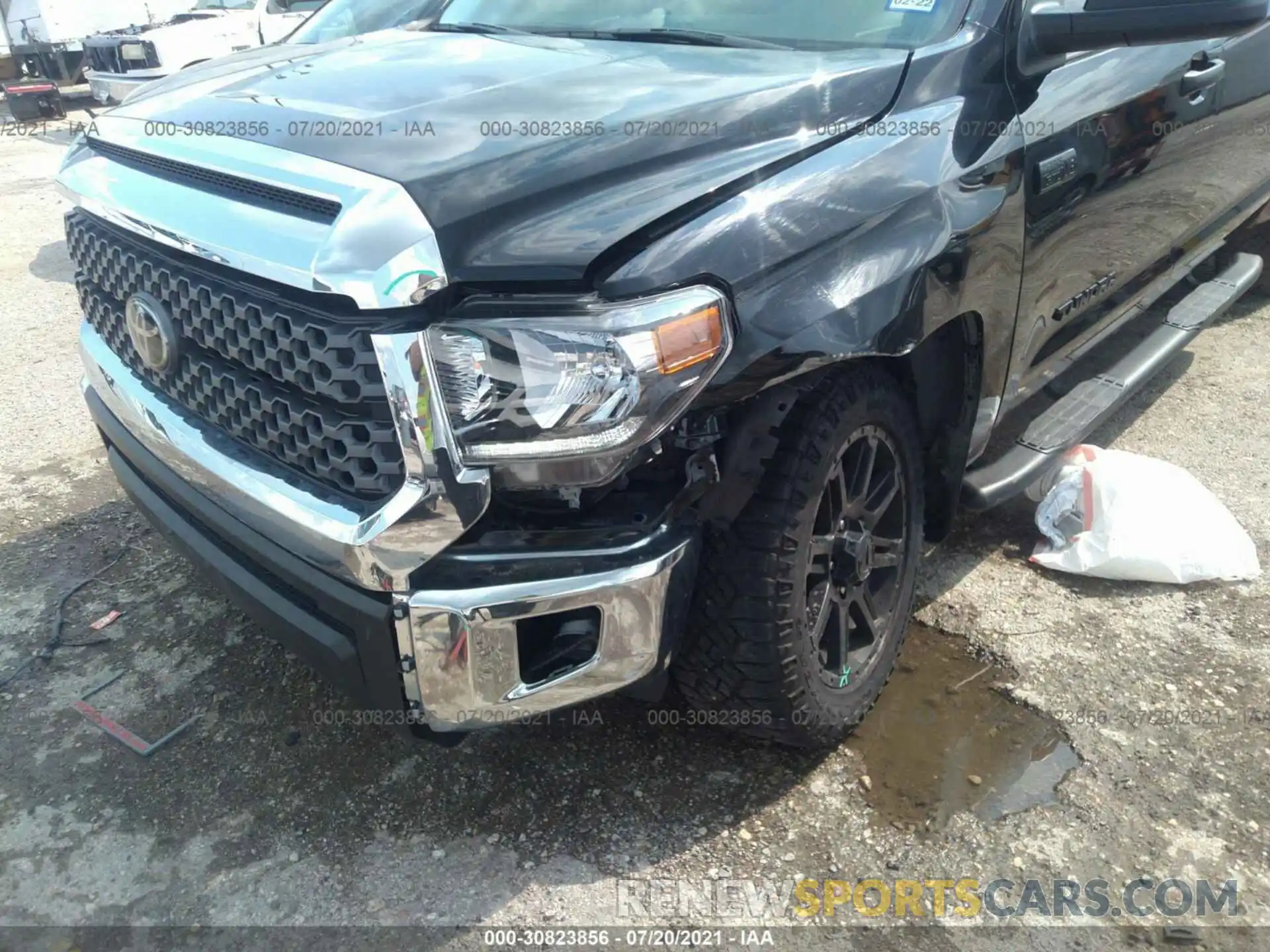 6 Photograph of a damaged car 5TFDY5F12LX918271 TOYOTA TUNDRA 4WD 2020