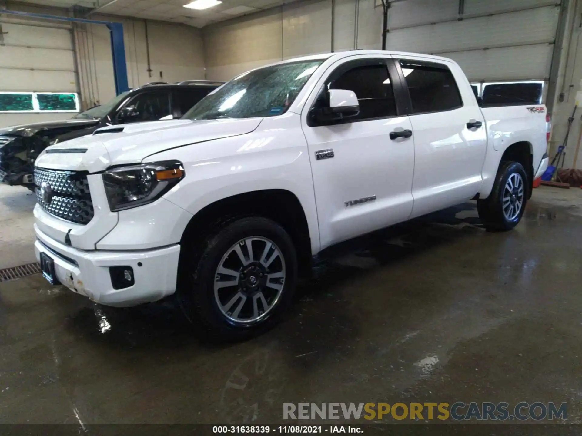 2 Photograph of a damaged car 5TFDY5F12LX924376 TOYOTA TUNDRA 4WD 2020