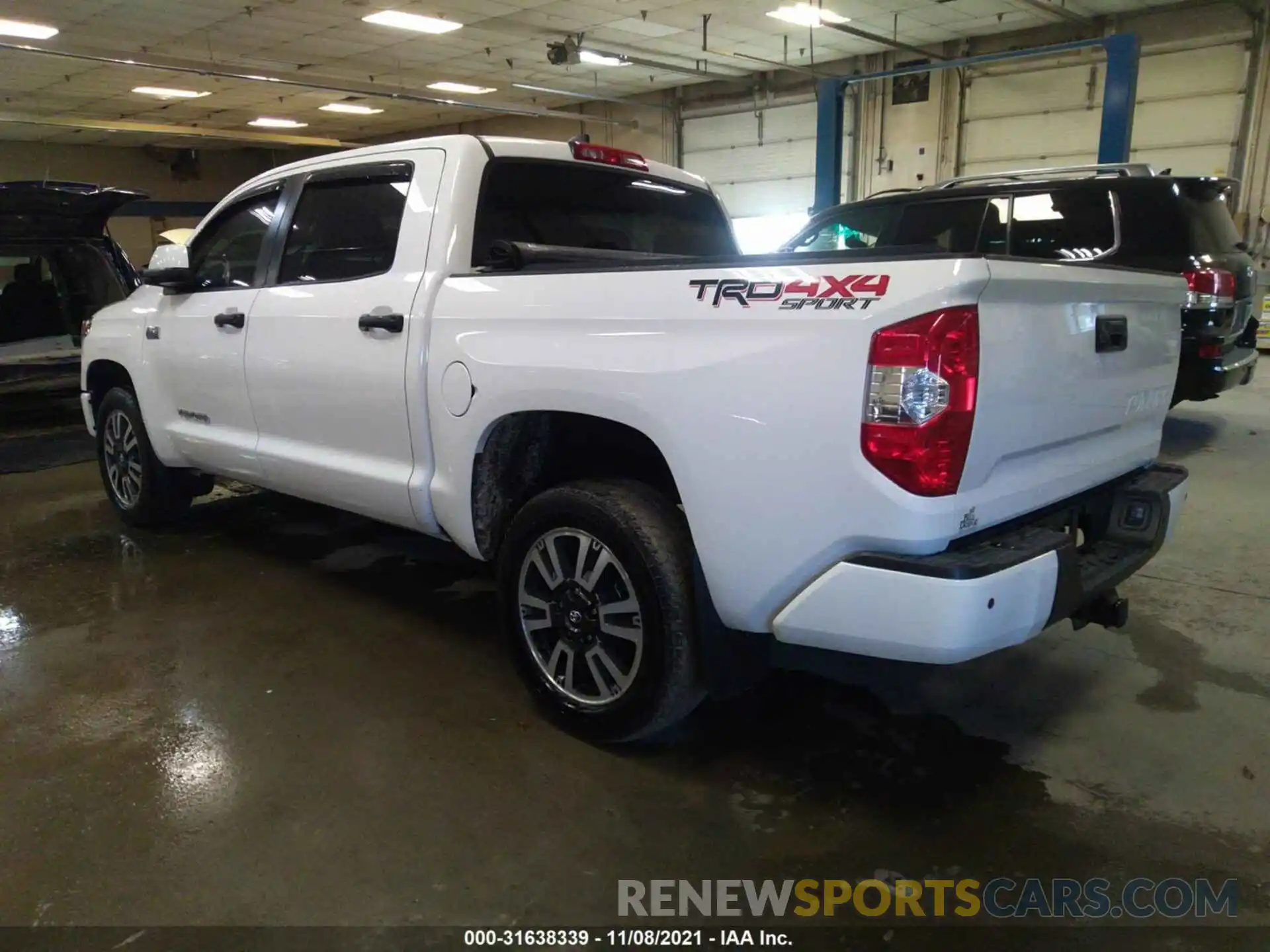 3 Photograph of a damaged car 5TFDY5F12LX924376 TOYOTA TUNDRA 4WD 2020