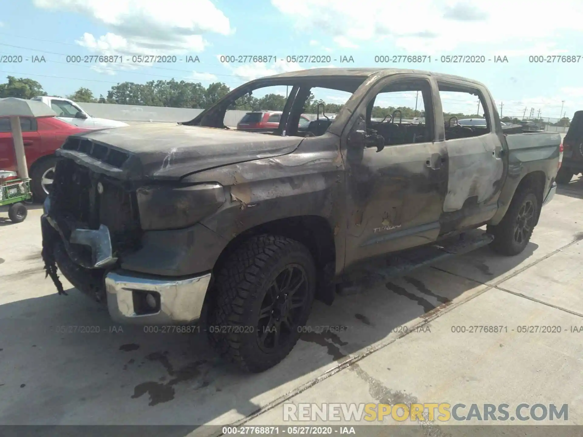 2 Photograph of a damaged car 5TFDY5F12LX933112 TOYOTA TUNDRA 4WD 2020