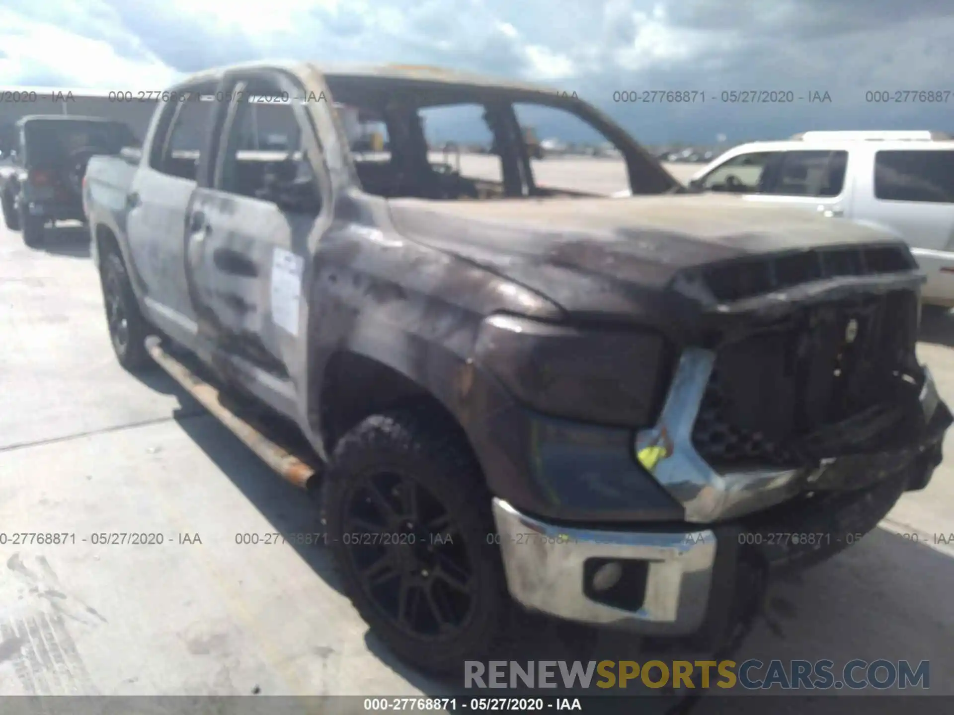 6 Photograph of a damaged car 5TFDY5F12LX933112 TOYOTA TUNDRA 4WD 2020