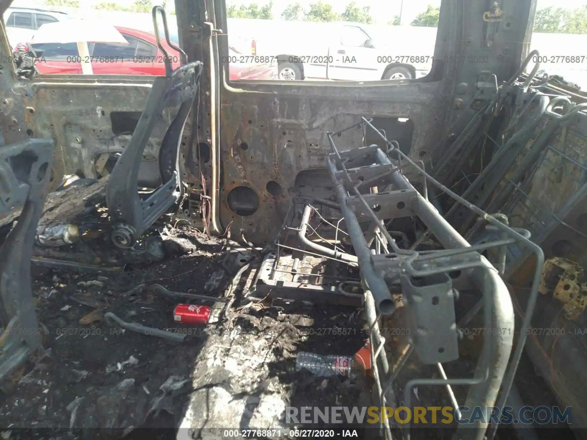 8 Photograph of a damaged car 5TFDY5F12LX933112 TOYOTA TUNDRA 4WD 2020