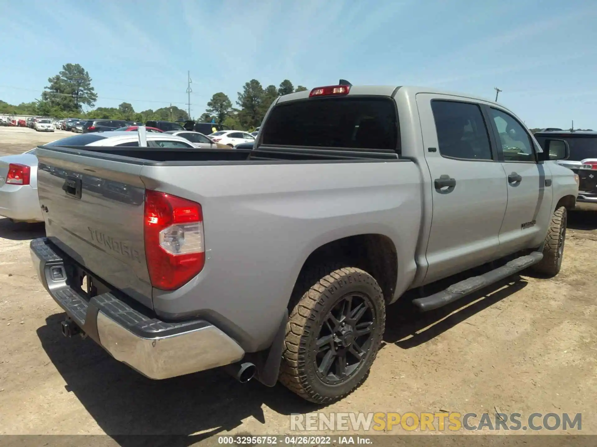 4 Photograph of a damaged car 5TFDY5F12LX940514 TOYOTA TUNDRA 4WD 2020