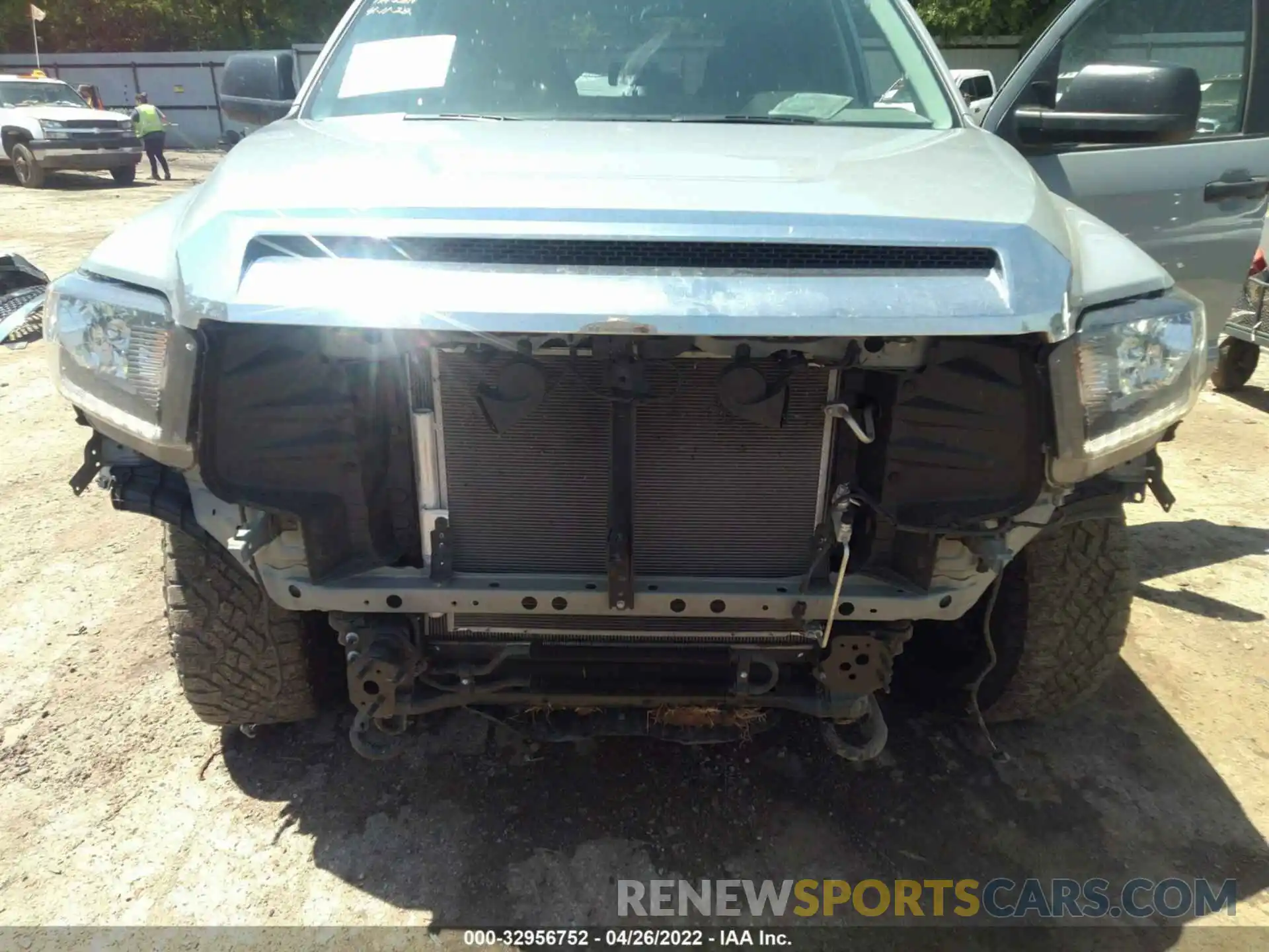 6 Photograph of a damaged car 5TFDY5F12LX940514 TOYOTA TUNDRA 4WD 2020