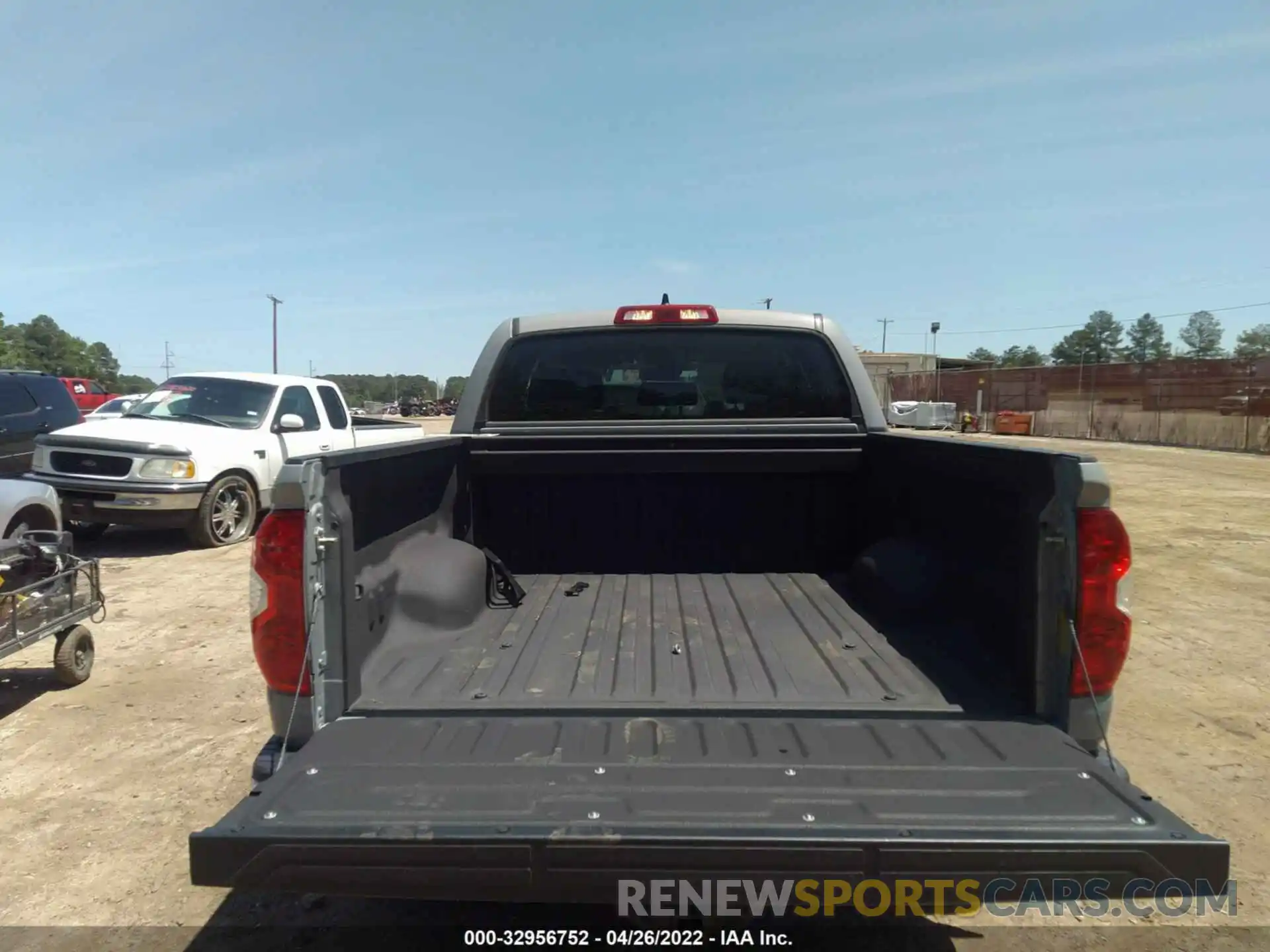 8 Photograph of a damaged car 5TFDY5F12LX940514 TOYOTA TUNDRA 4WD 2020