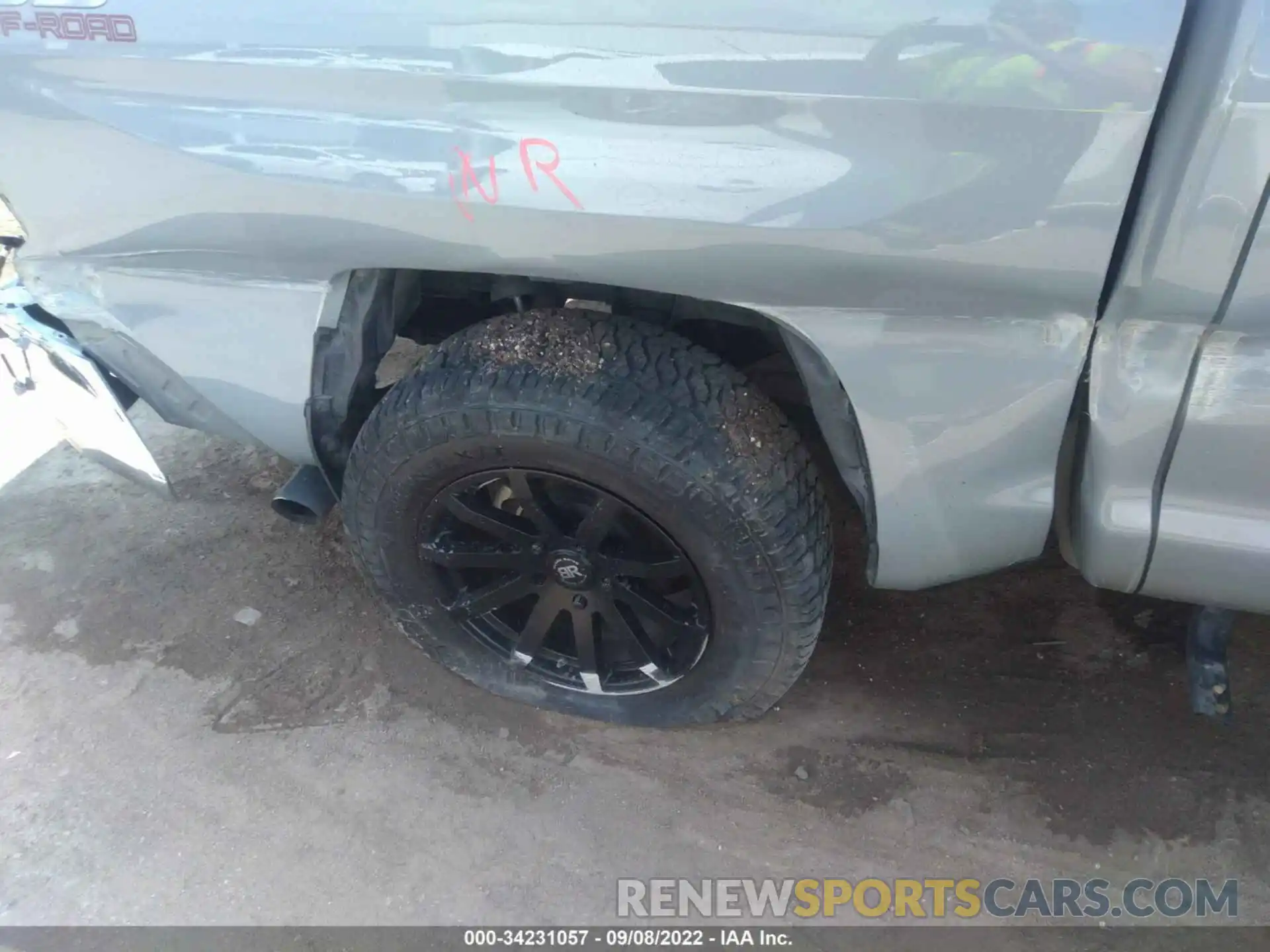 15 Photograph of a damaged car 5TFDY5F13LX898709 TOYOTA TUNDRA 4WD 2020