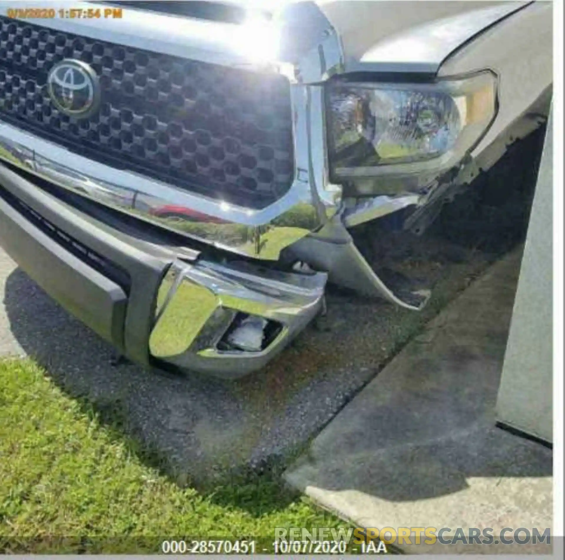 10 Photograph of a damaged car 5TFDY5F13LX909191 TOYOTA TUNDRA 4WD 2020