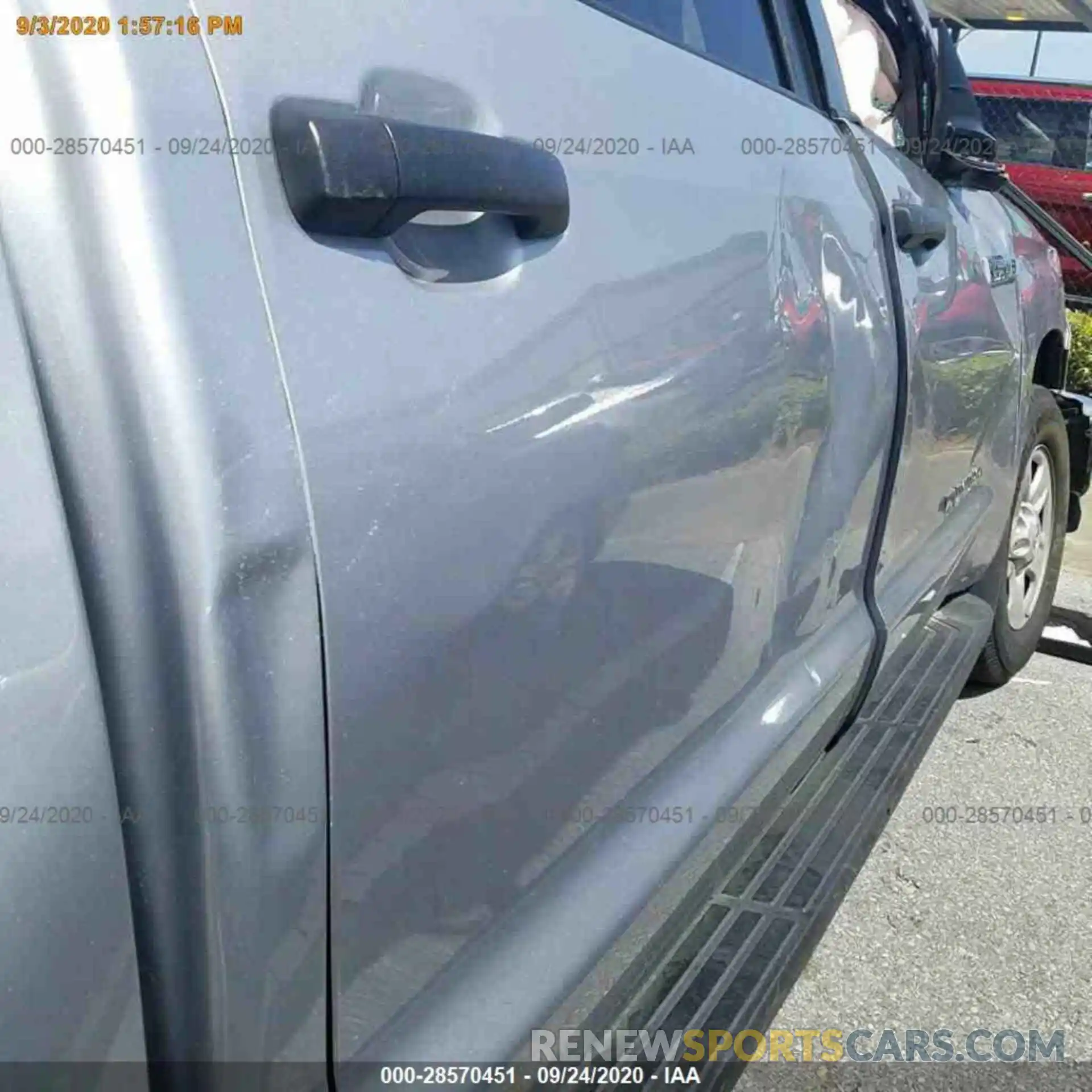 13 Photograph of a damaged car 5TFDY5F13LX909191 TOYOTA TUNDRA 4WD 2020