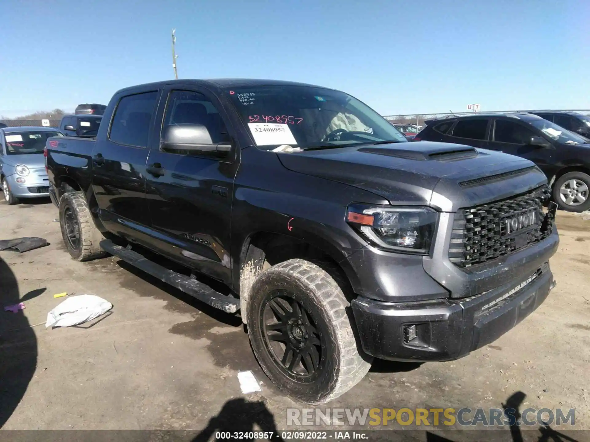 1 Photograph of a damaged car 5TFDY5F13LX913824 TOYOTA TUNDRA 4WD 2020