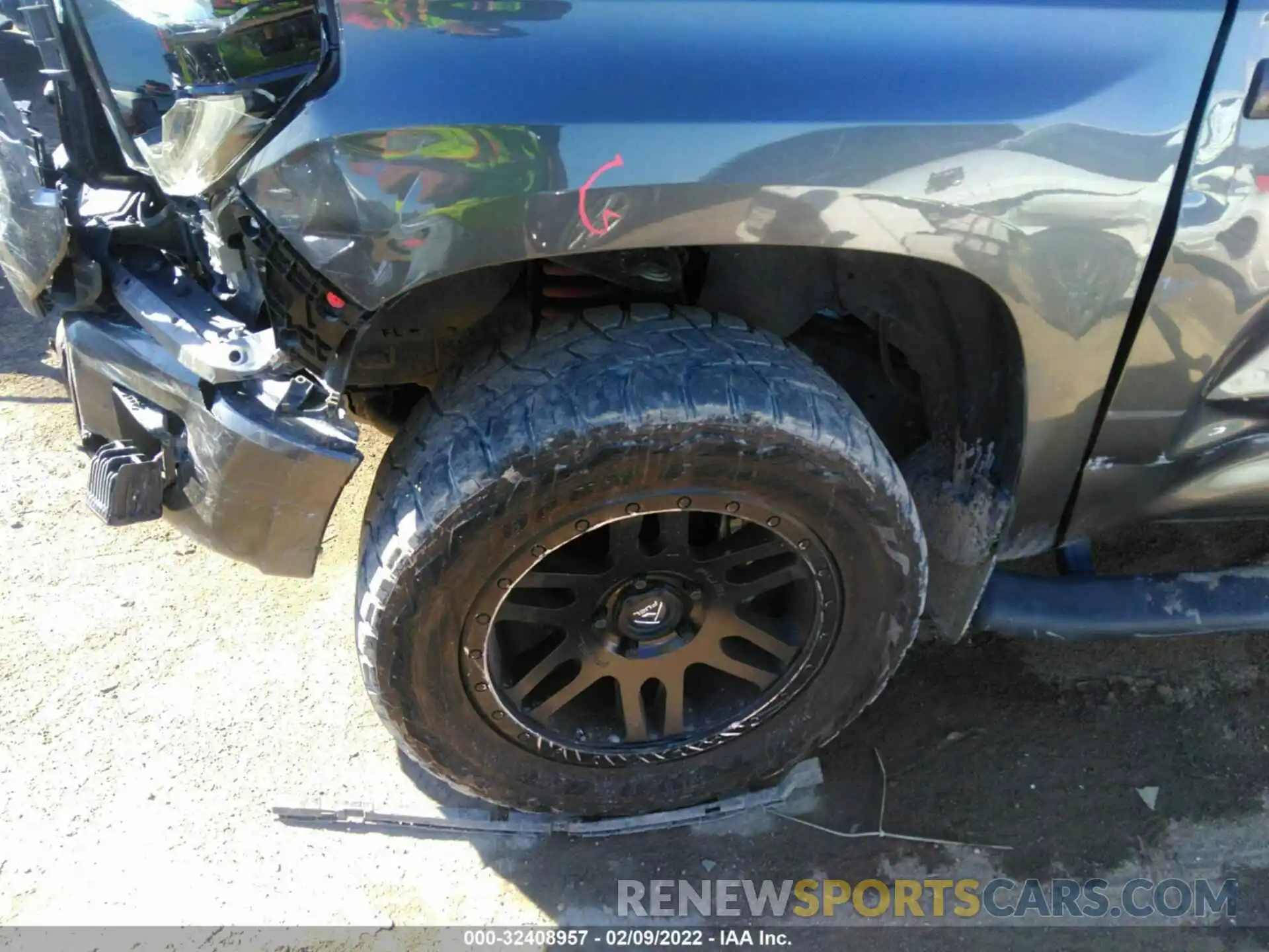 12 Photograph of a damaged car 5TFDY5F13LX913824 TOYOTA TUNDRA 4WD 2020